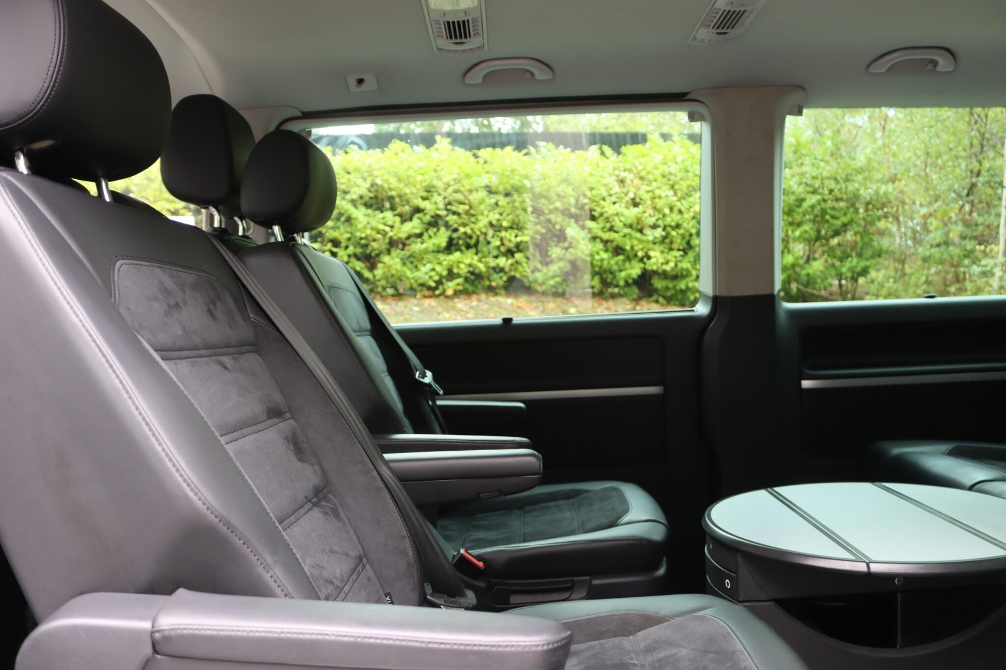 Volkswagen Caravelle view 9