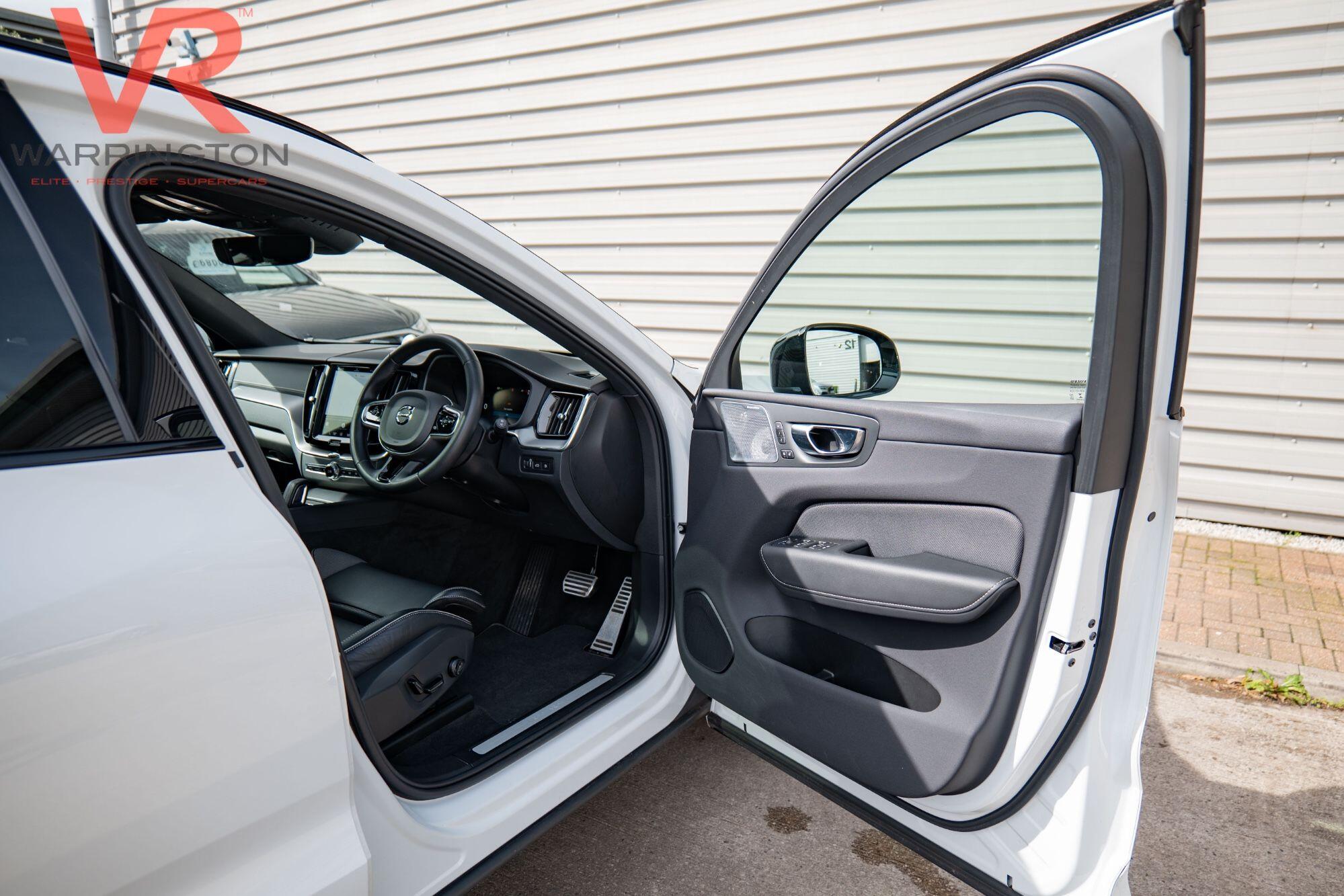 Volvo XC60 view 21