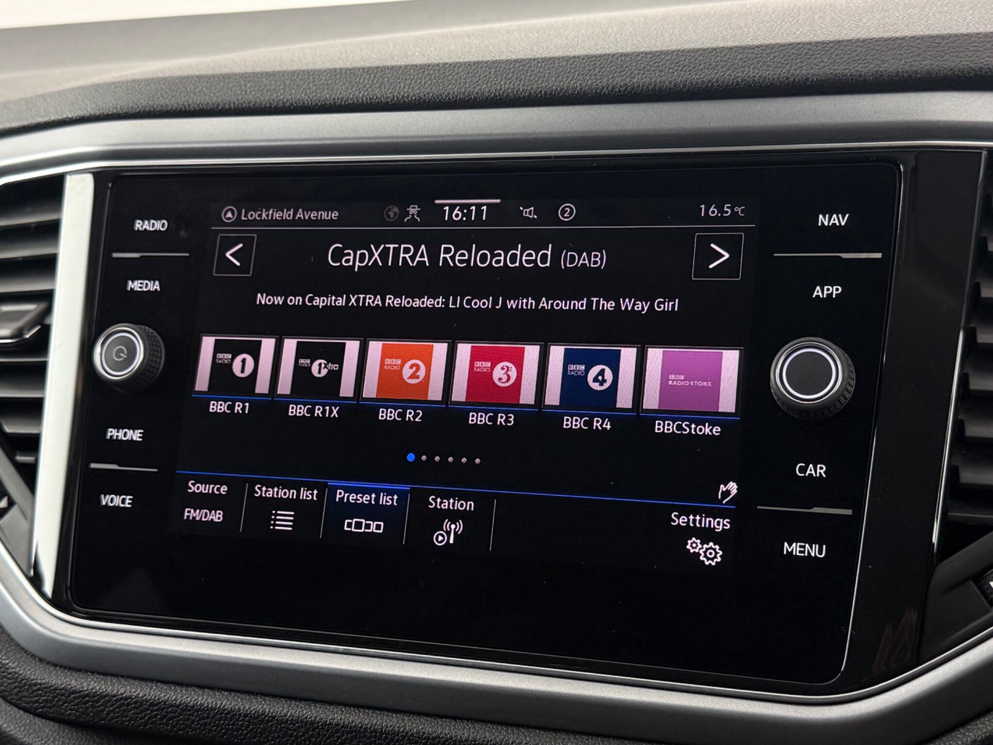Volkswagen T-Roc view 20