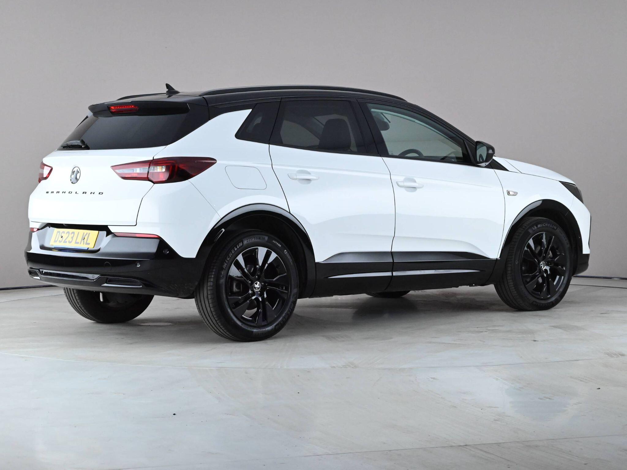 Vauxhall Grandland view 8