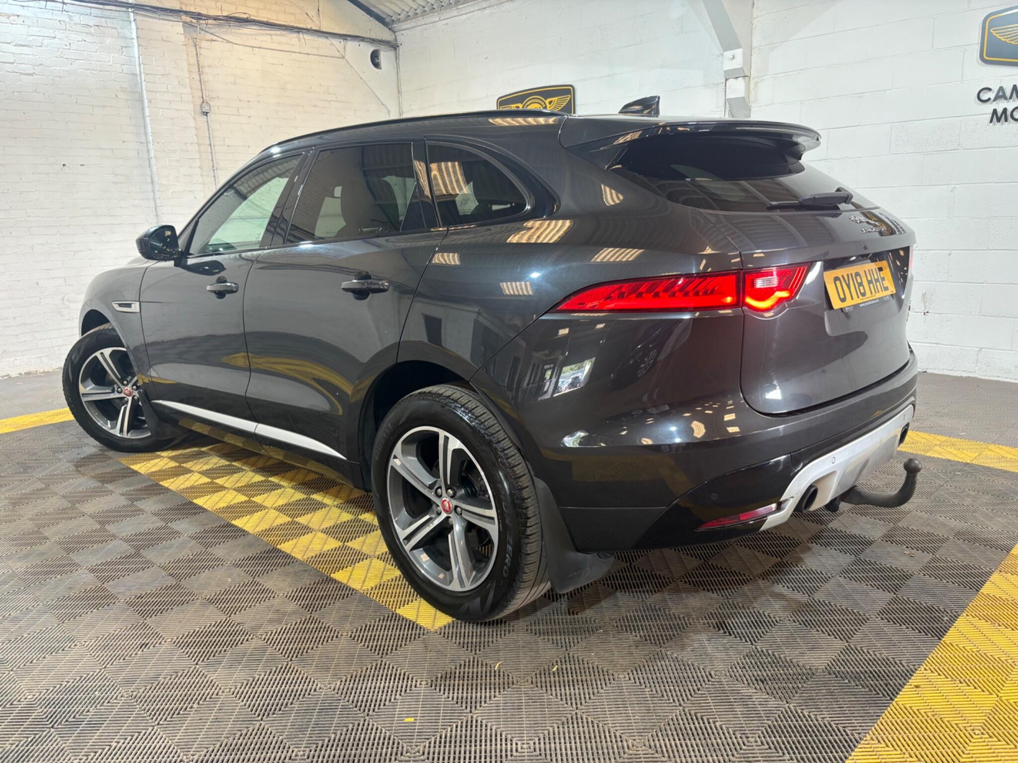 Jaguar F-Pace view 7