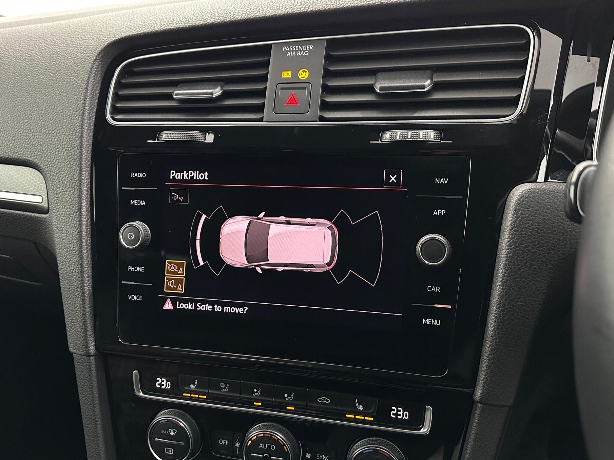 Volkswagen Golf view 24