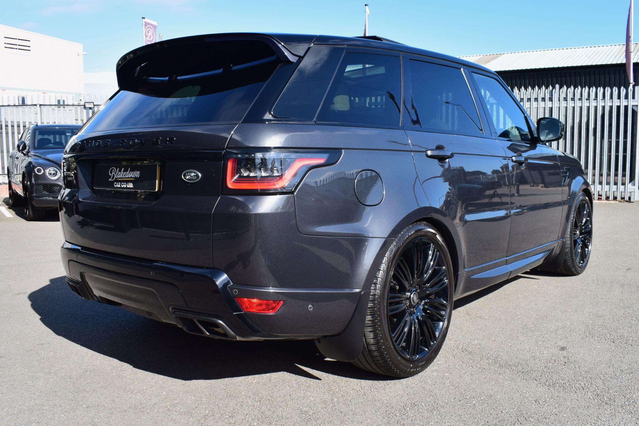 Land Rover Range Rover Sport view 4