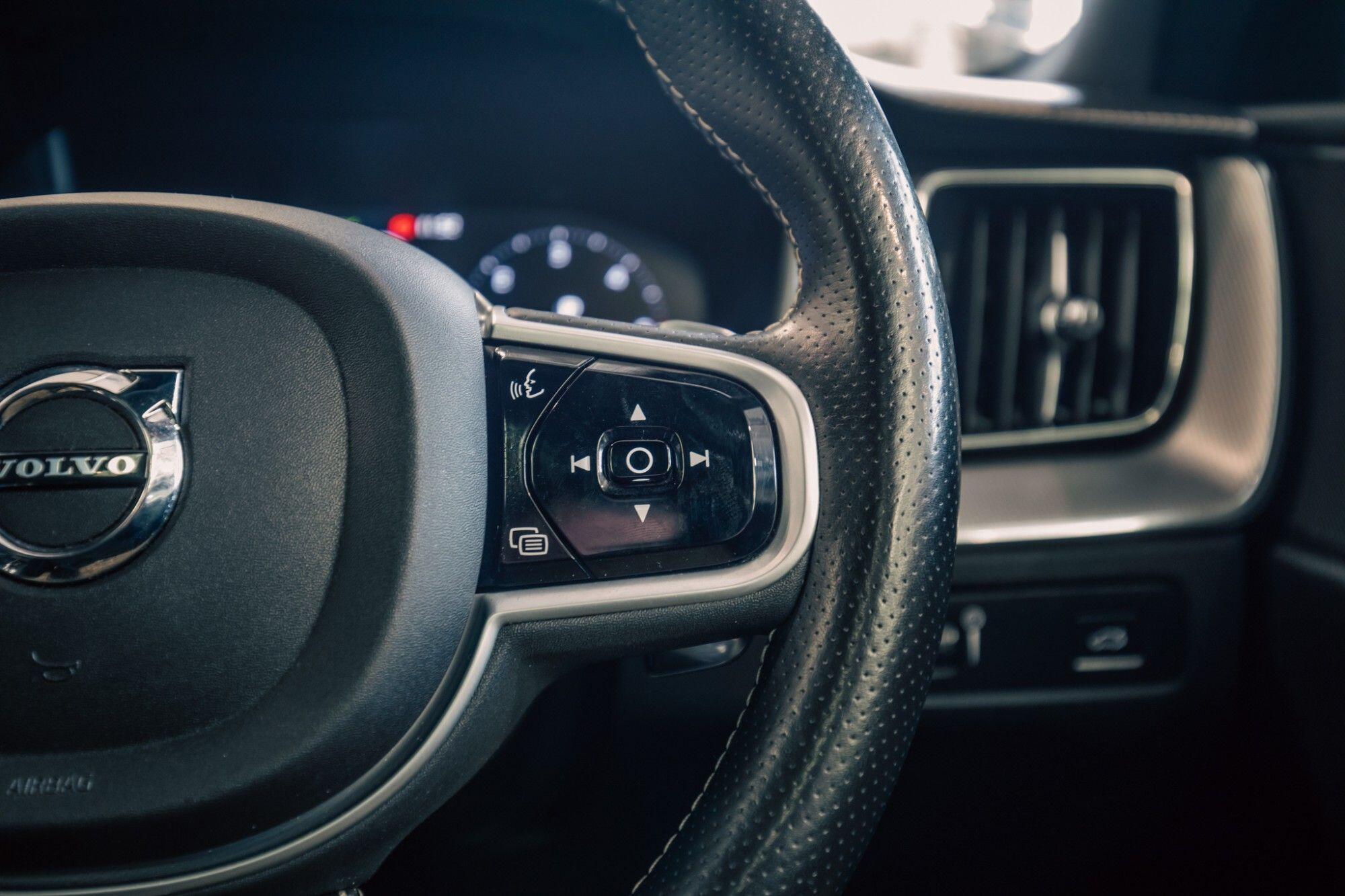 Volvo XC60 view 13
