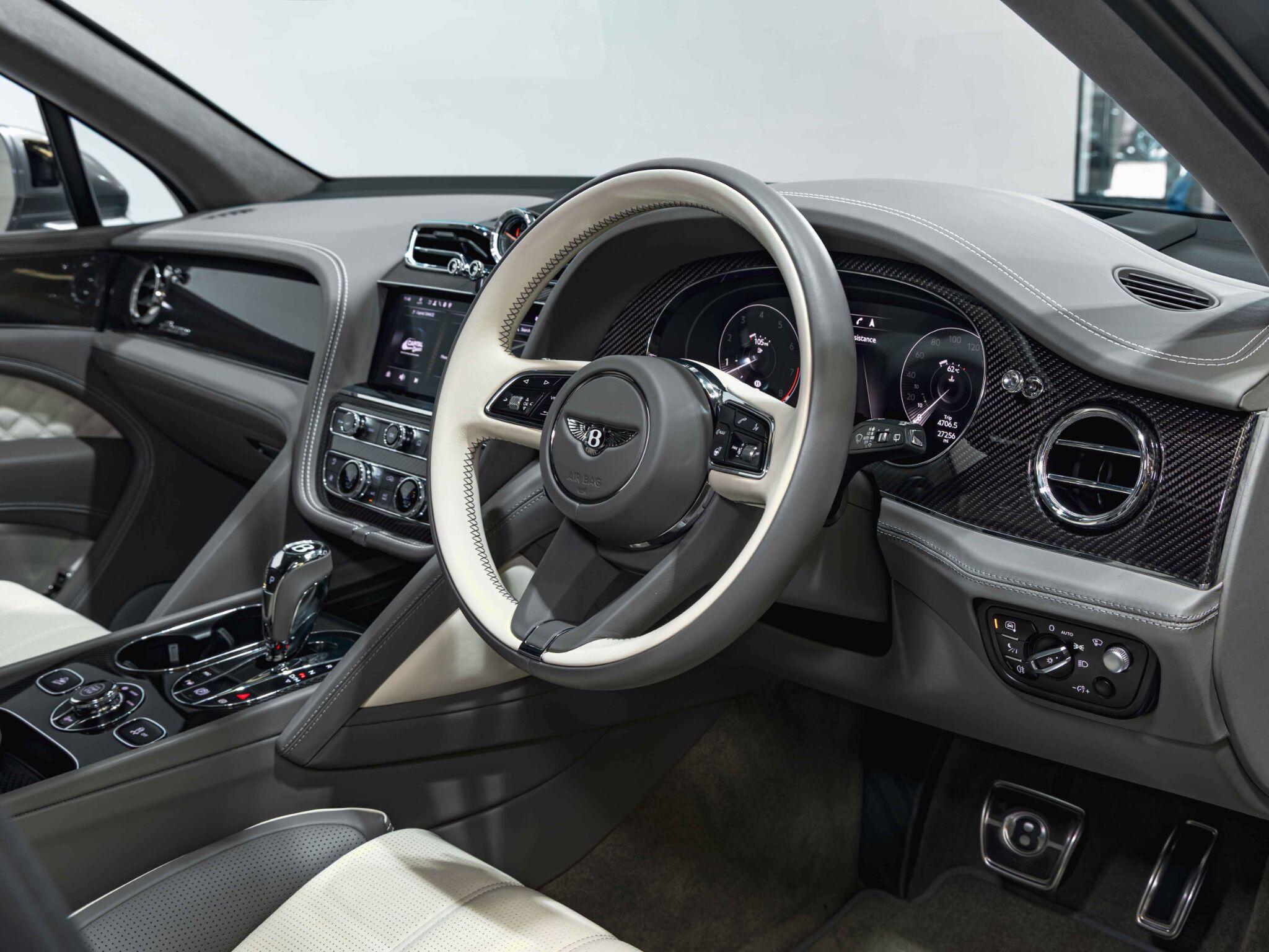 Bentley Bentayga view 20
