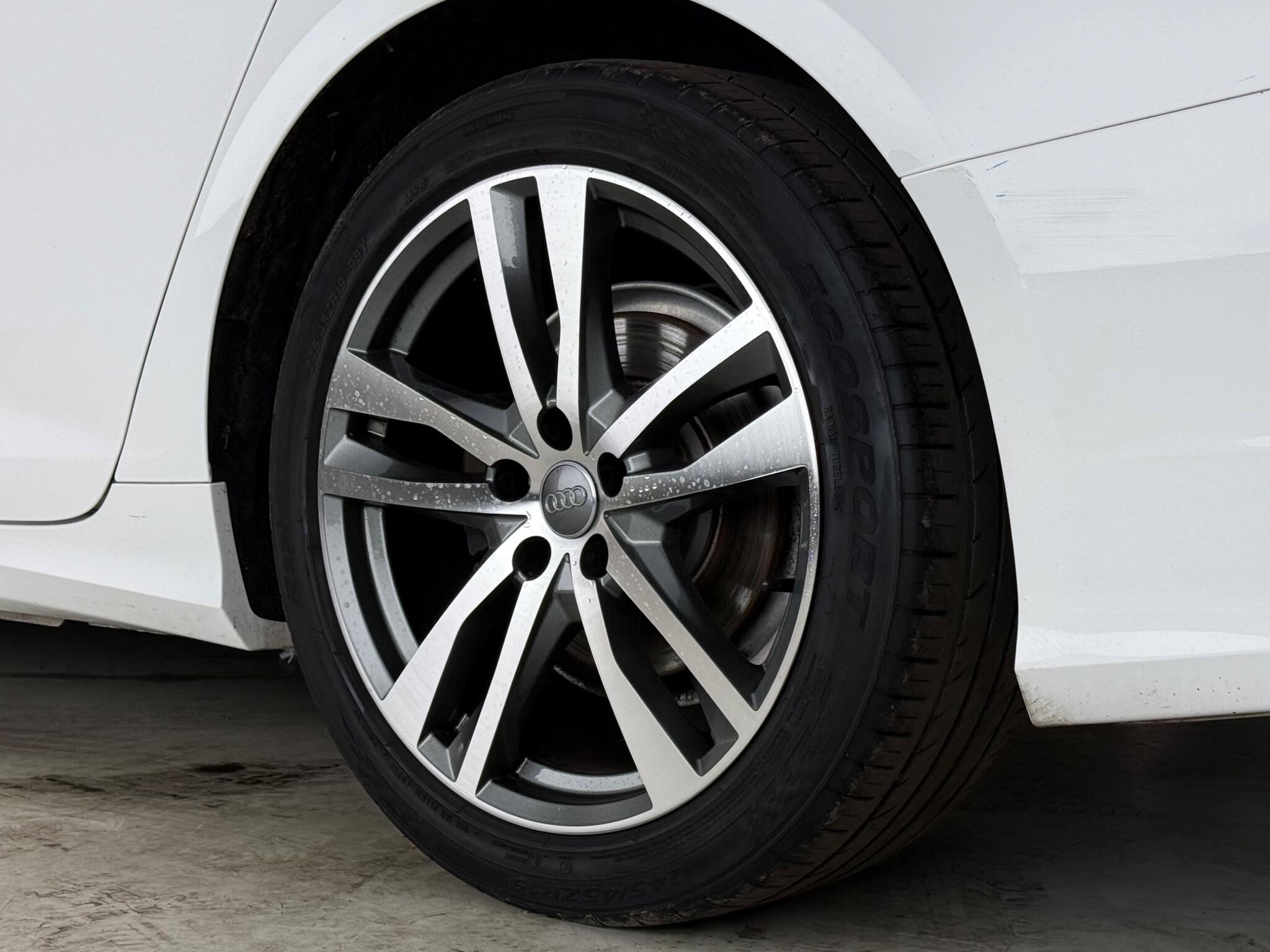 Audi A6 view 9