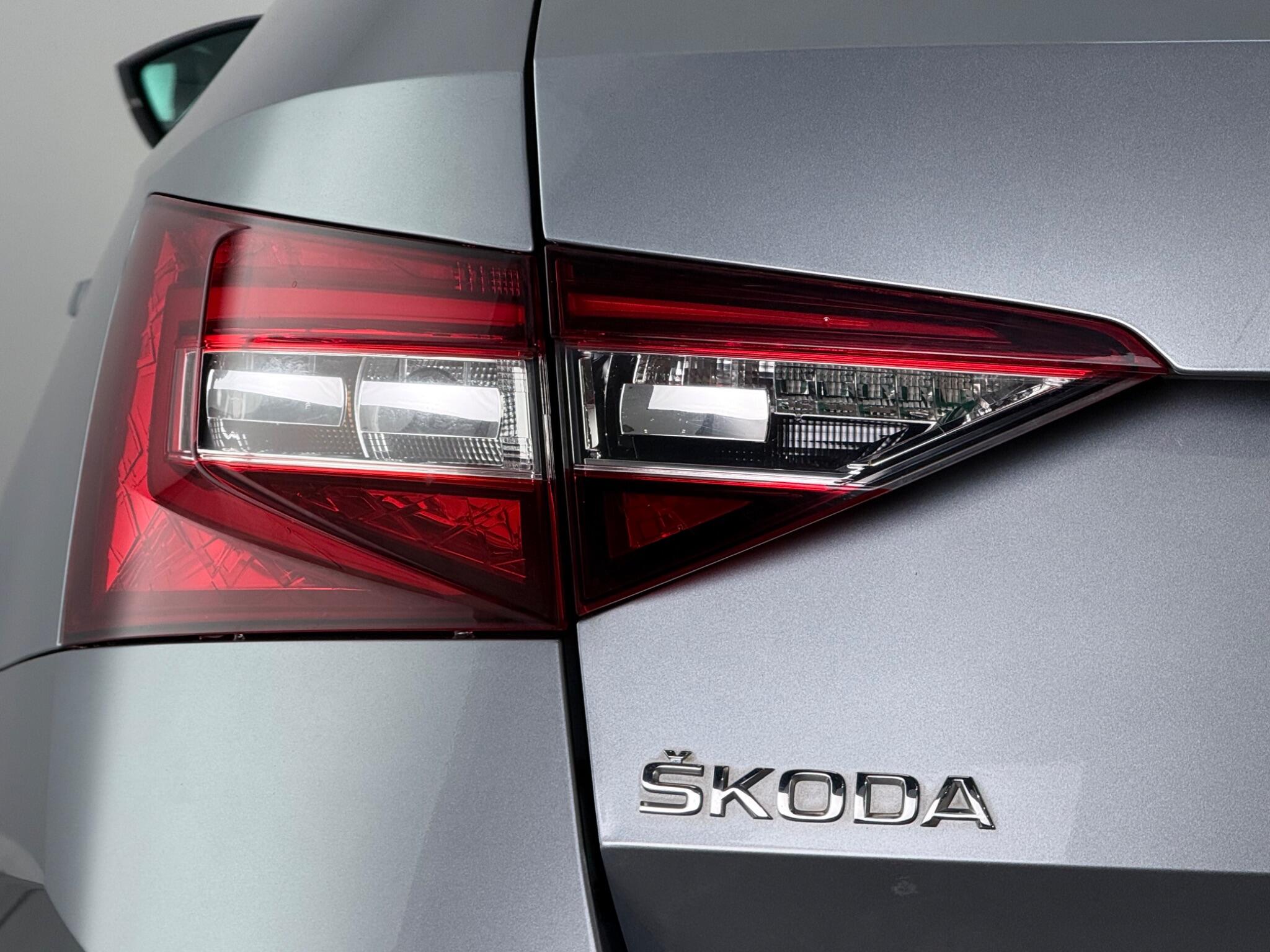 Skoda Superb view 6