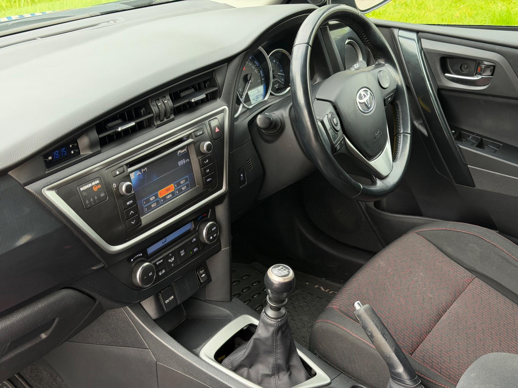 Toyota Auris view 14
