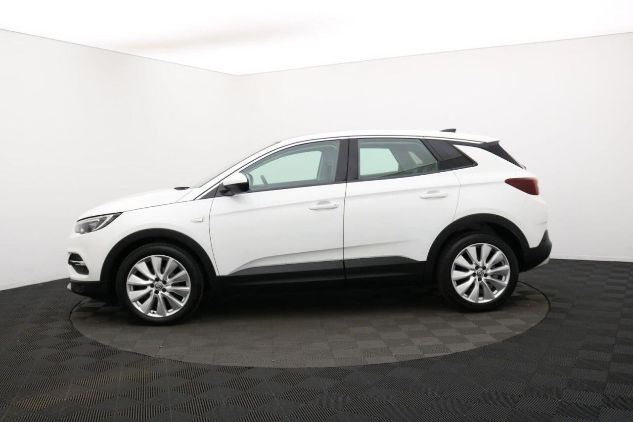 Vauxhall Grandland X view 8