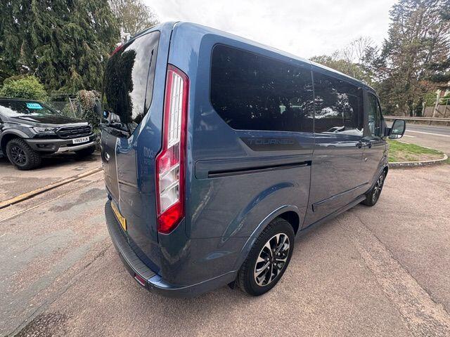 Ford Tourneo Custom view 14
