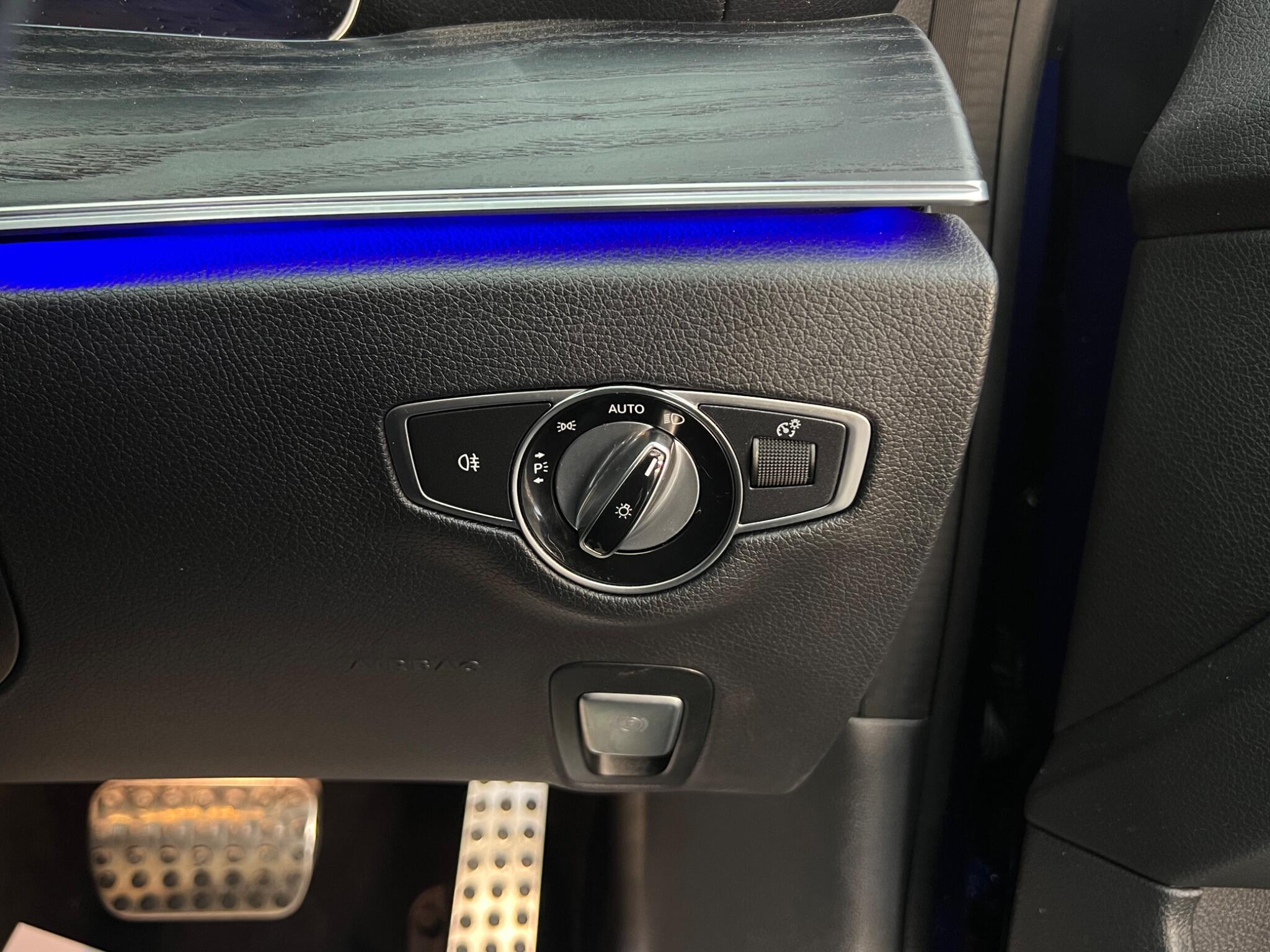 Mercedes-Benz E-Class view 23