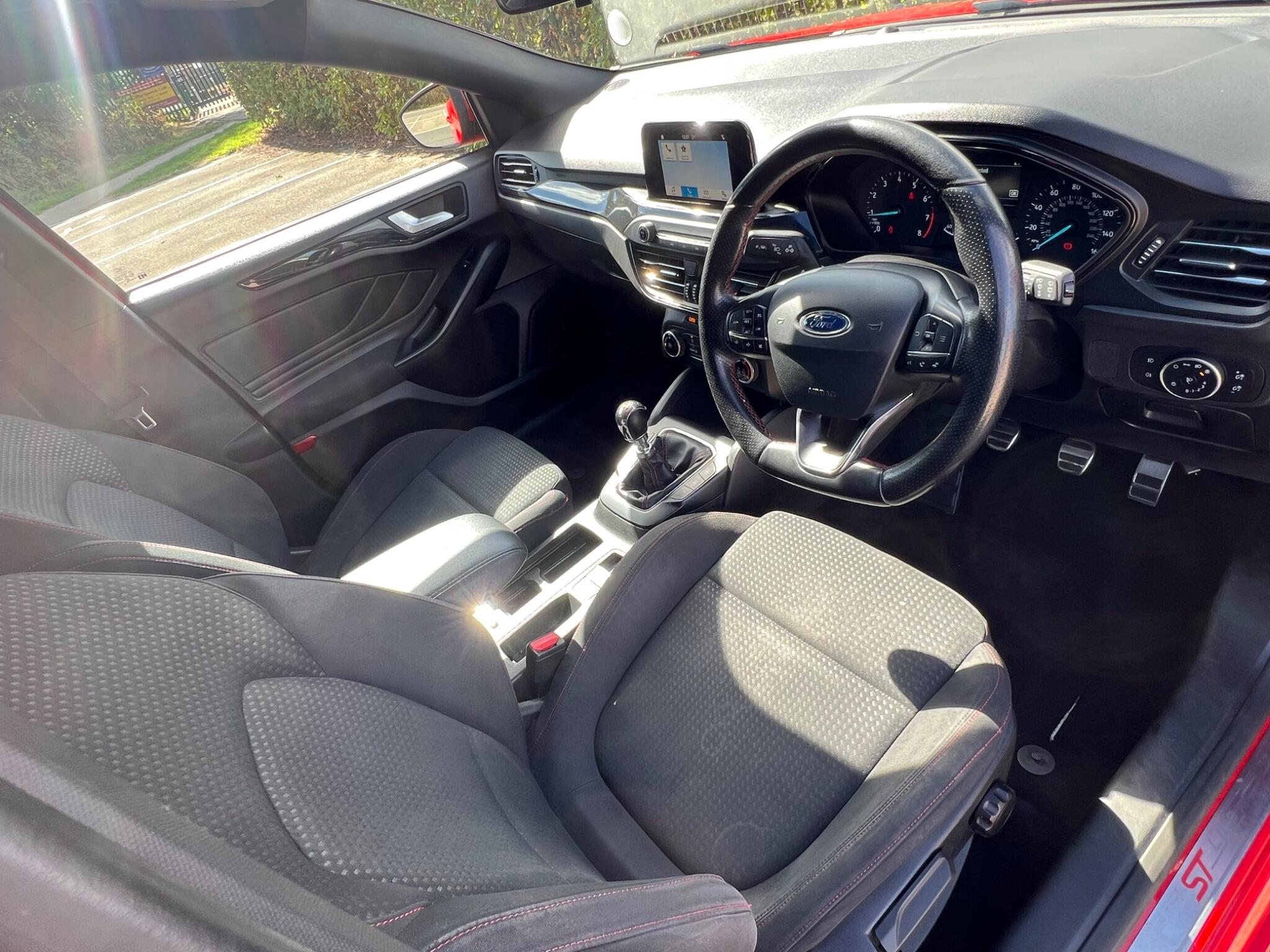 Ford Focus view 16