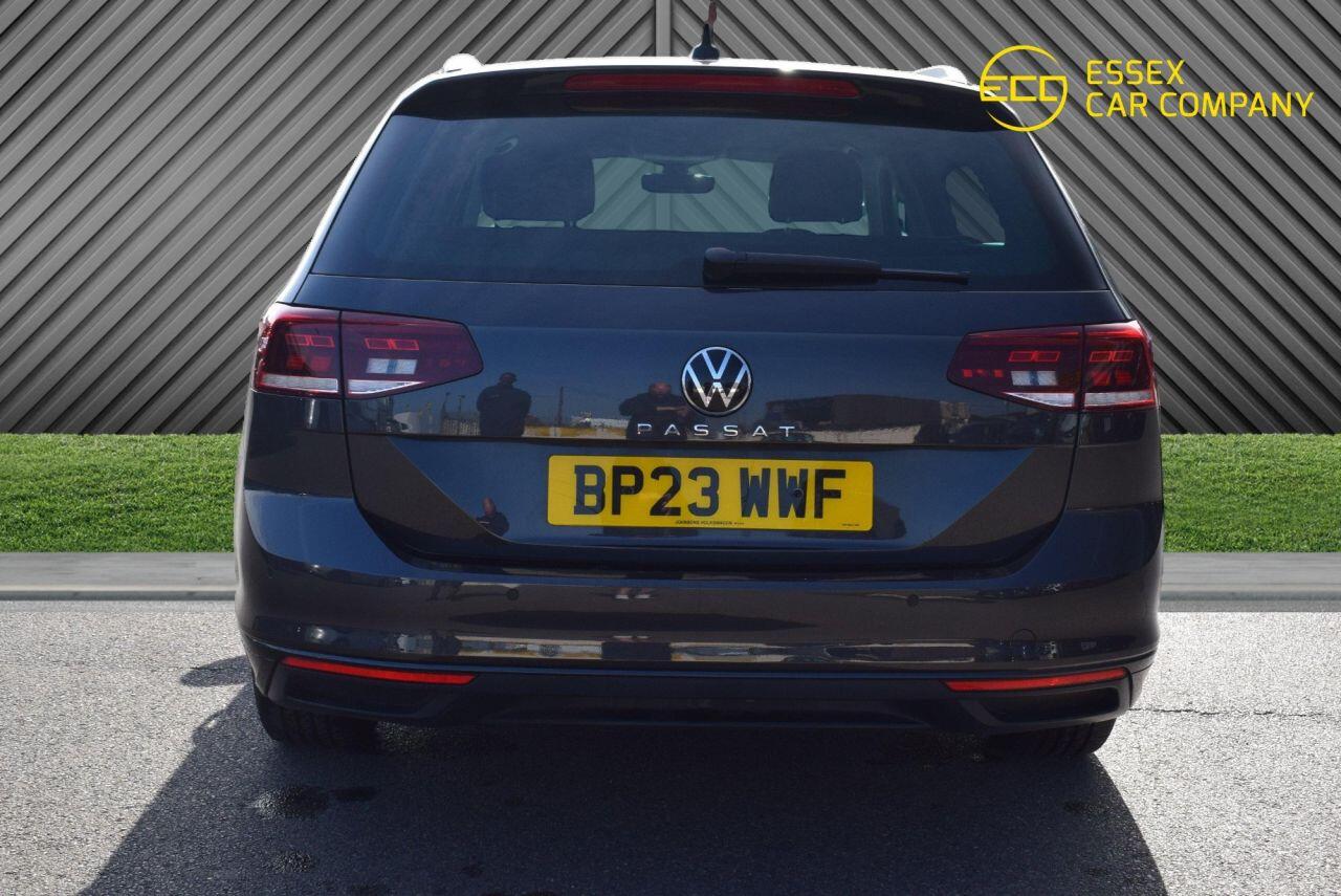 Volkswagen Passat view 11