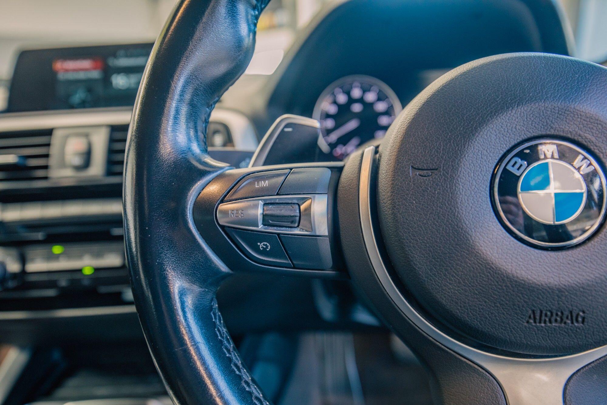 BMW 1 Series view 9