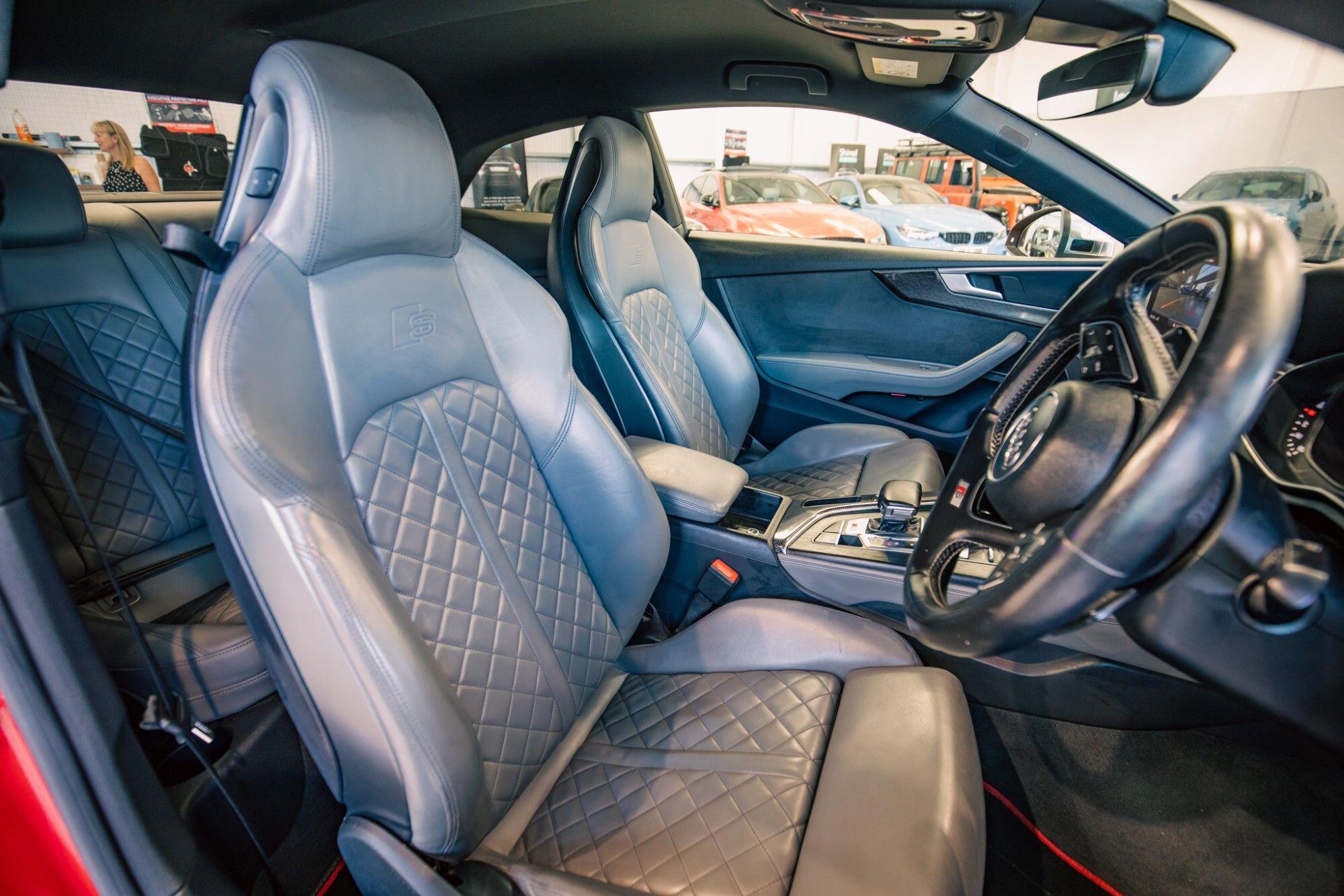 Audi S5 view 3