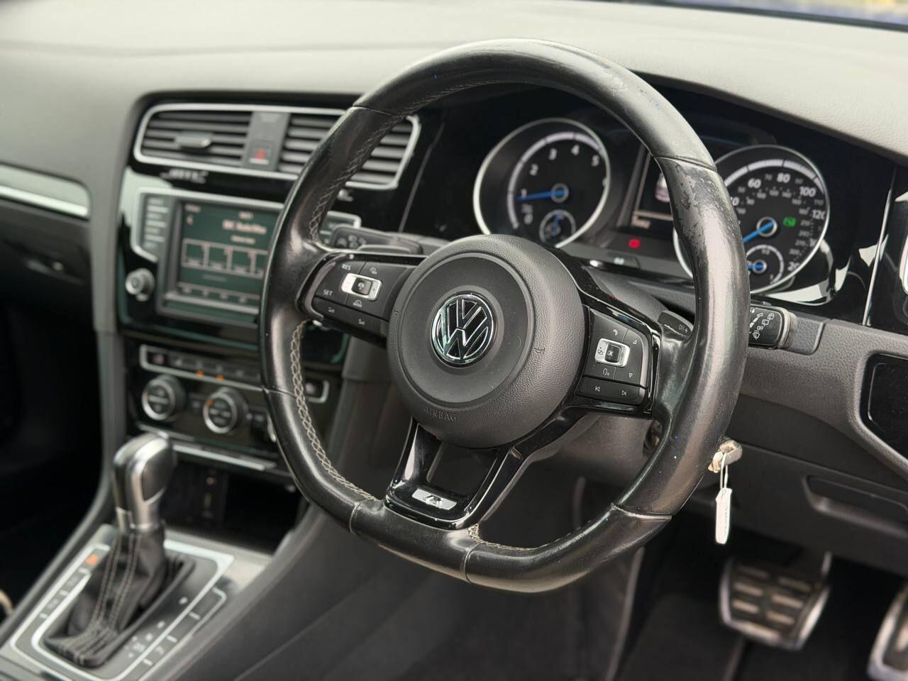 Volkswagen Golf view 9