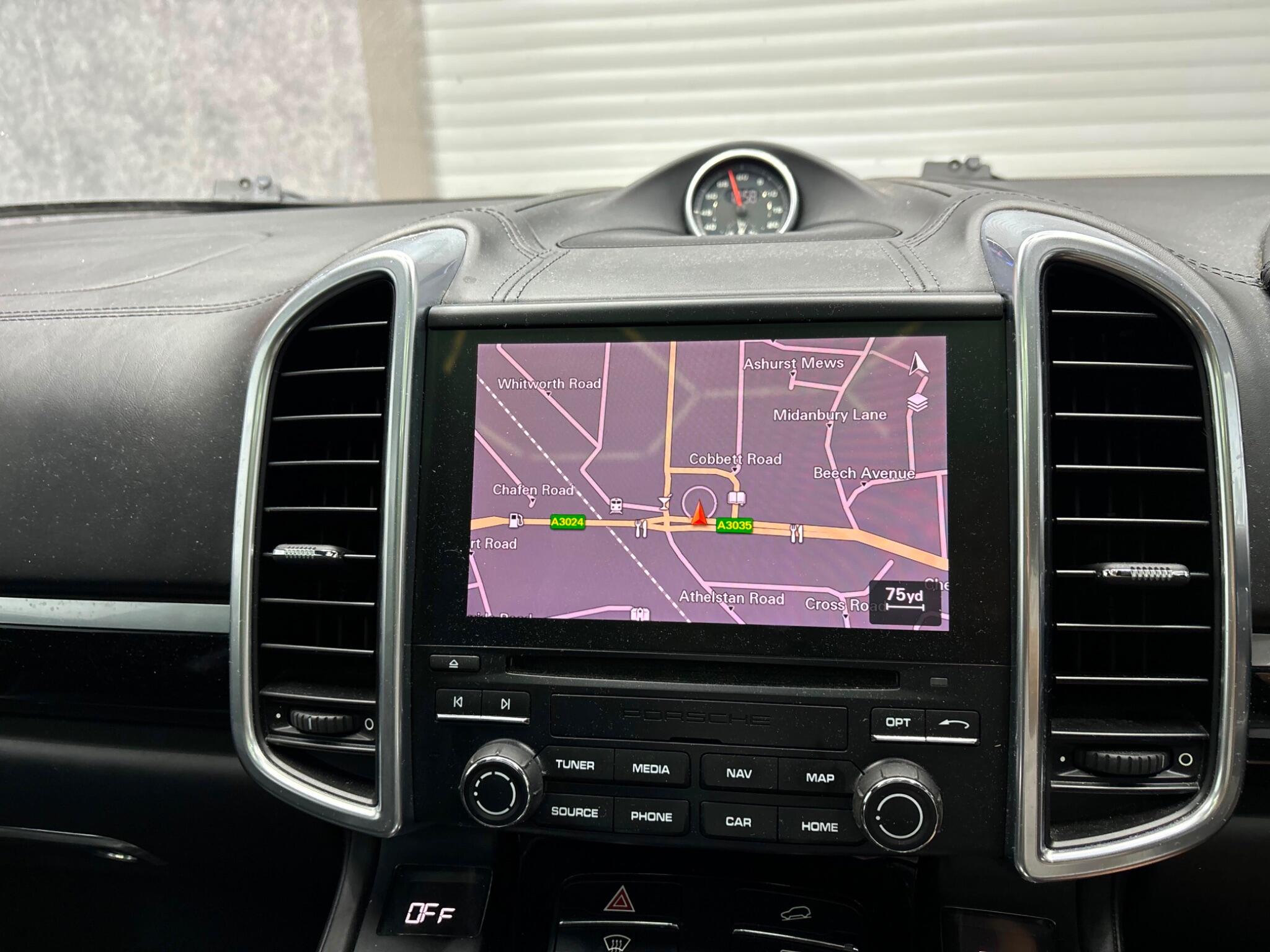 Porsche Cayenne view 42