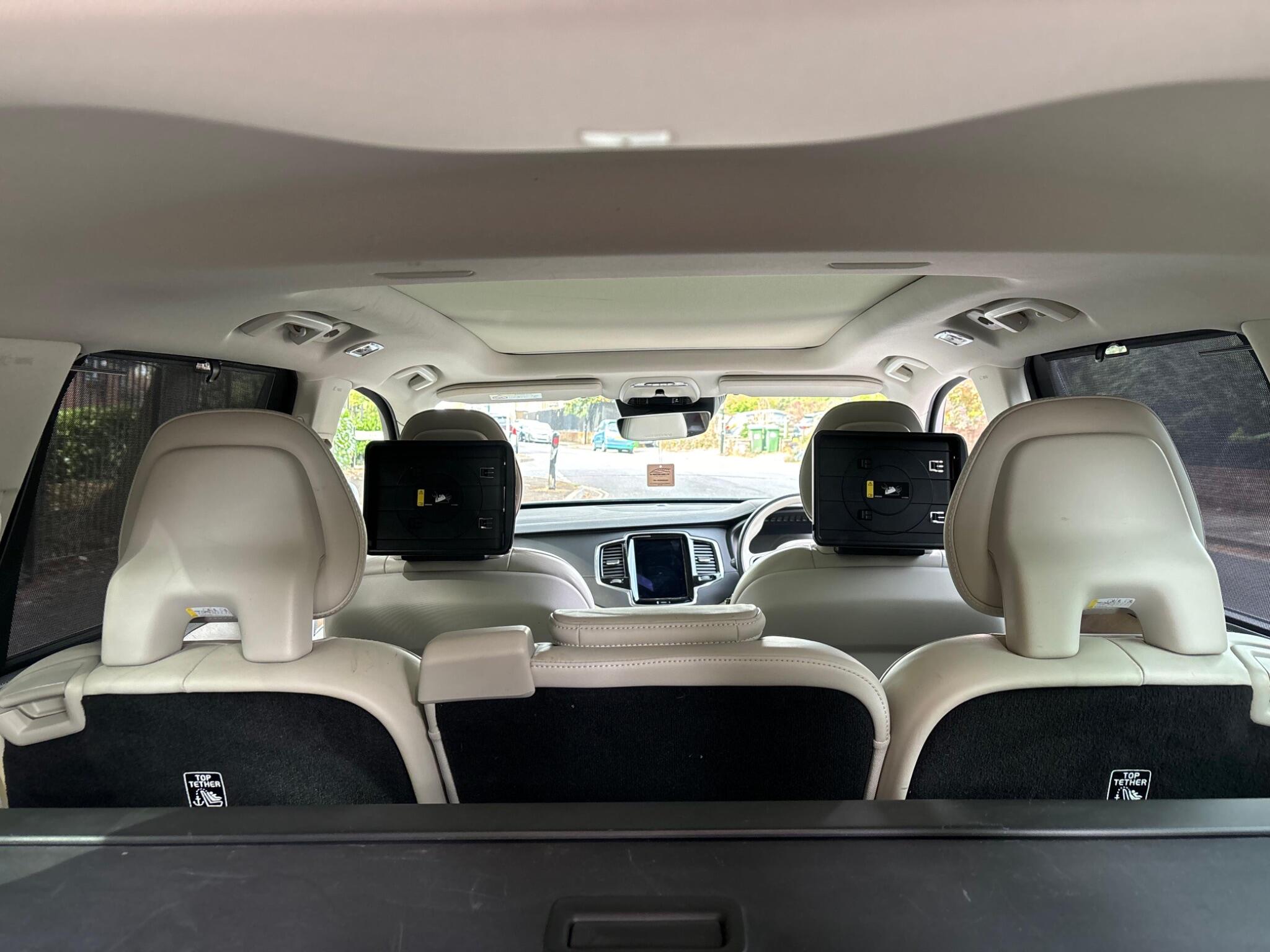 Volvo XC90 view 16