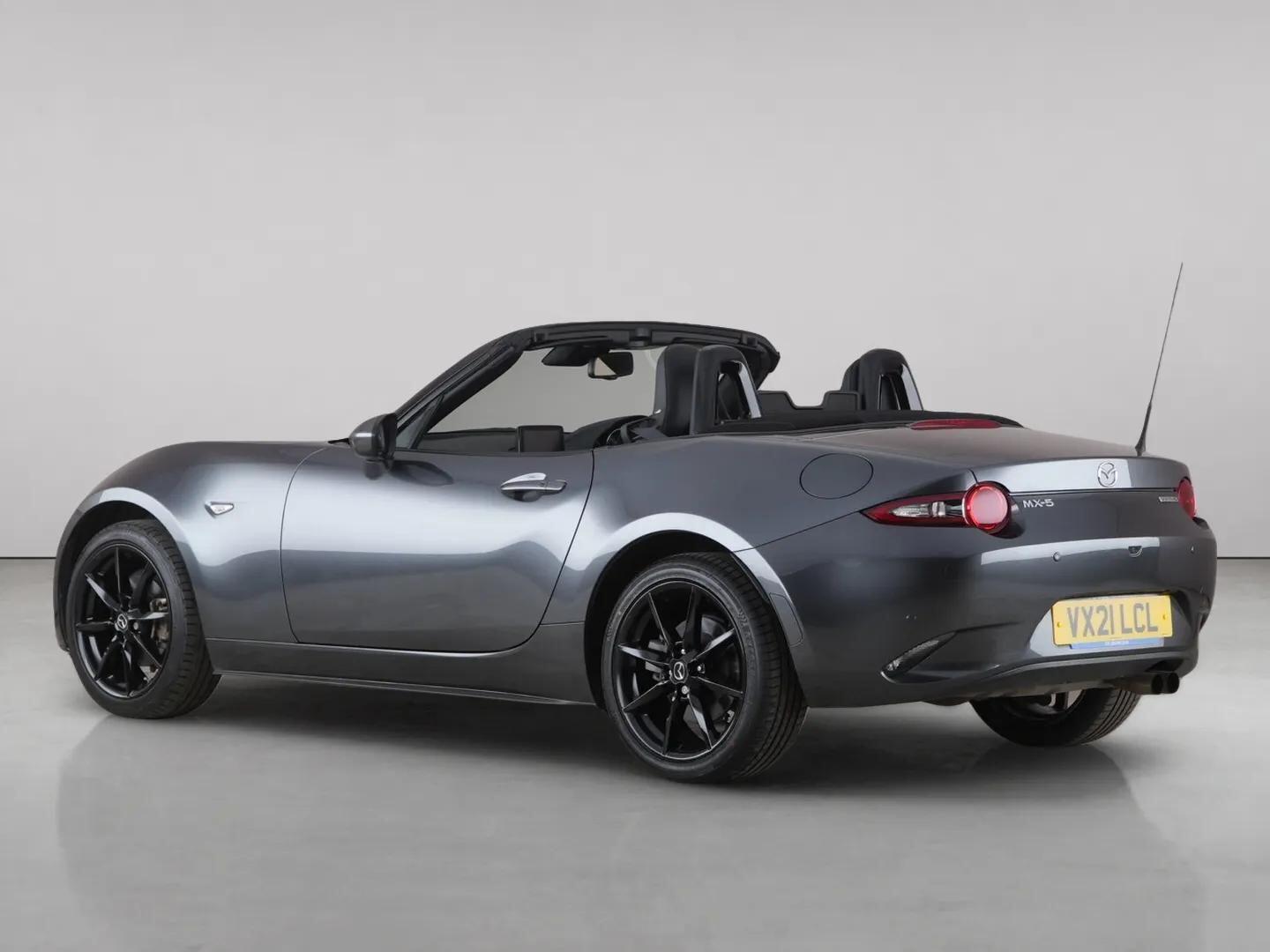 Mazda MX-5 view 8