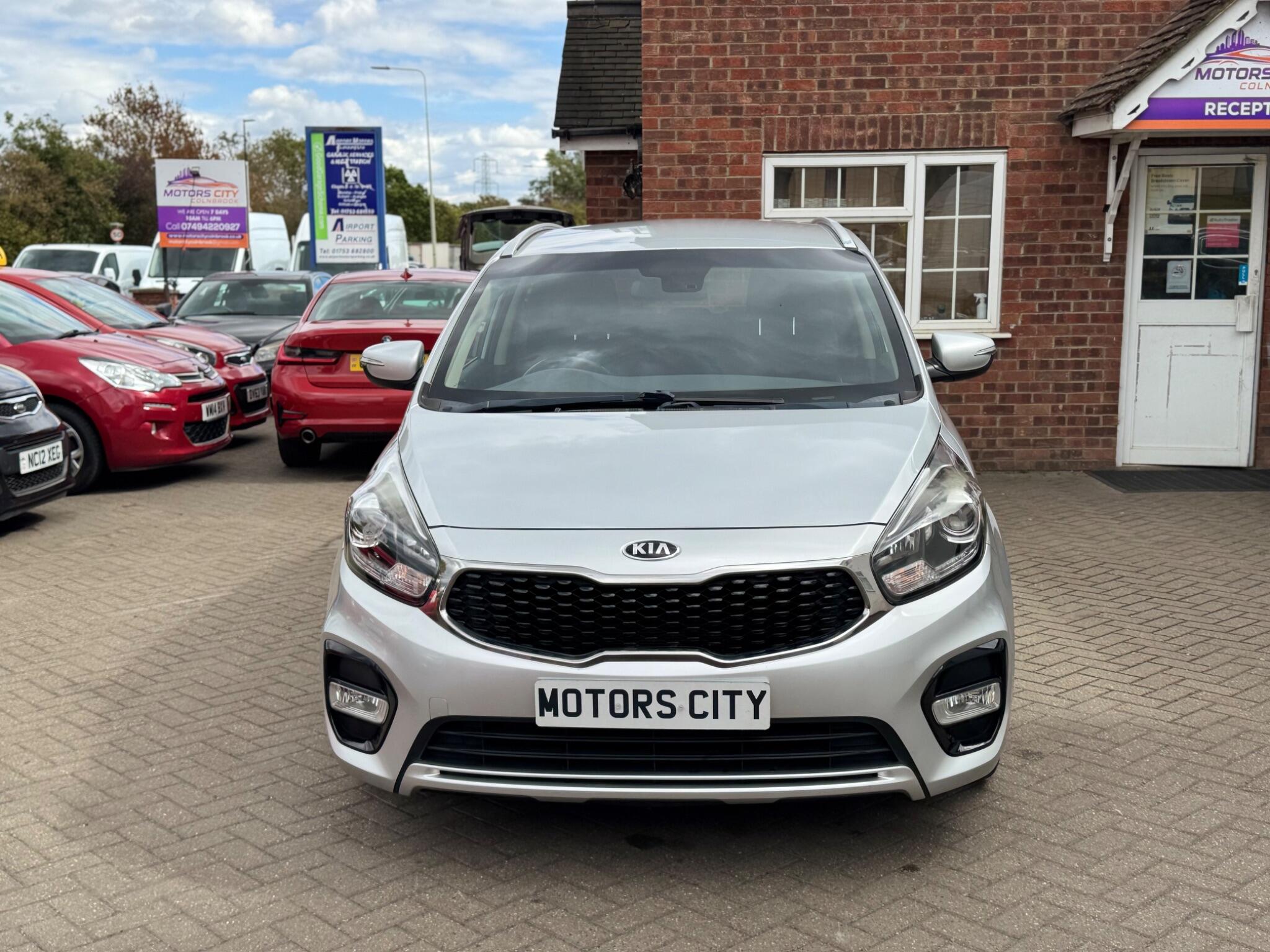 Kia Carens view 3