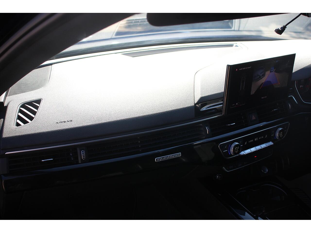 Audi A4 Avant view 14