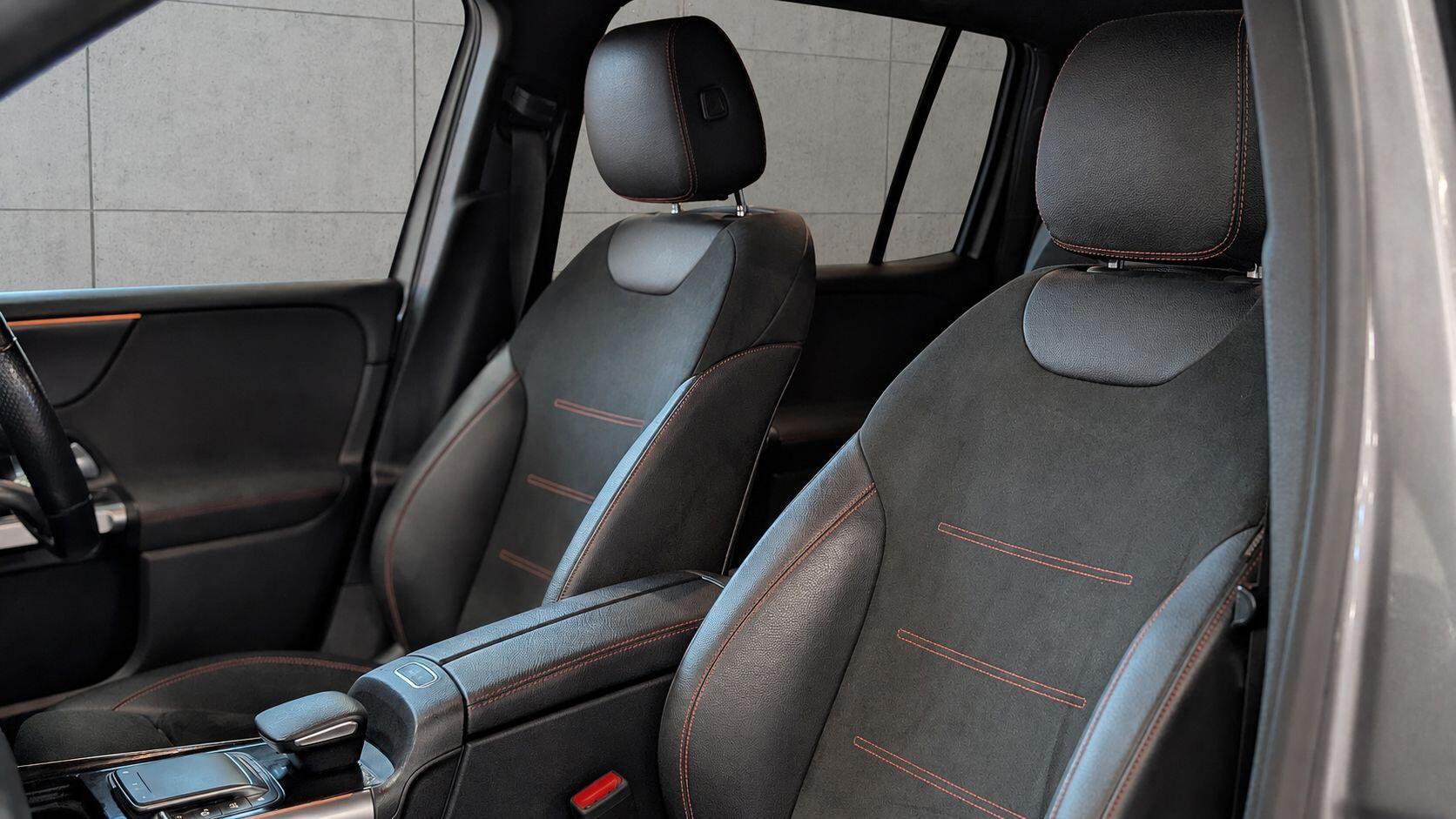 Mercedes-Benz GLB view 13