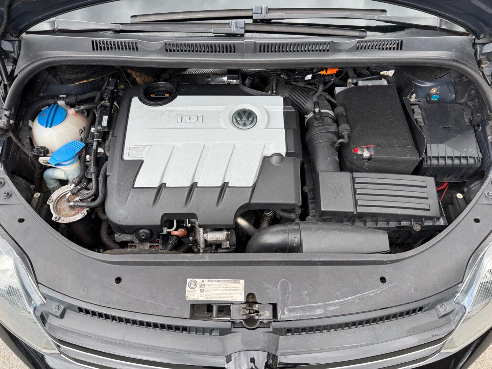 Volkswagen Golf Plus view 53