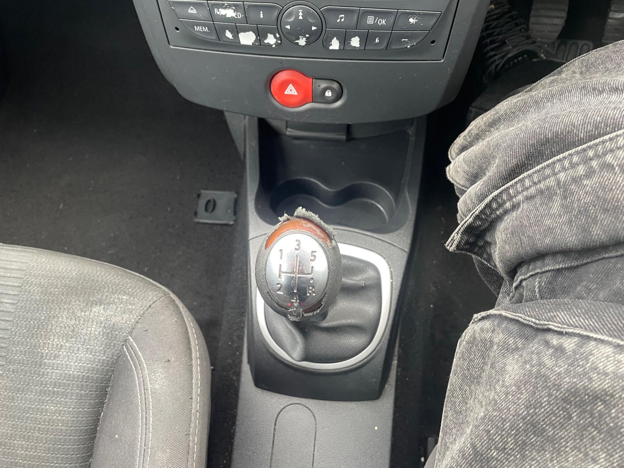 2011 Renault Clio image 19
