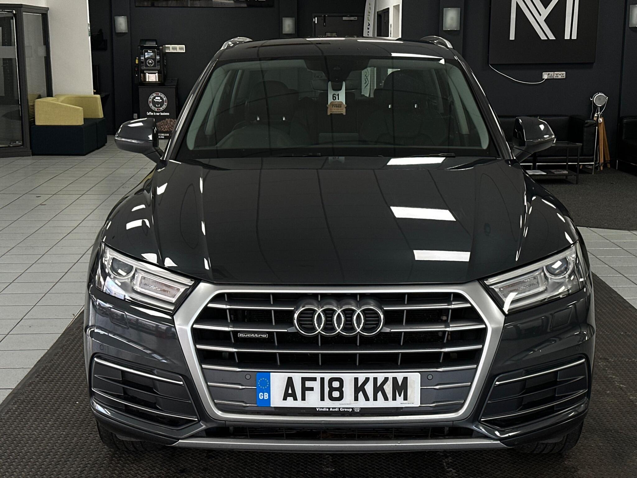 Audi Q5 view 4