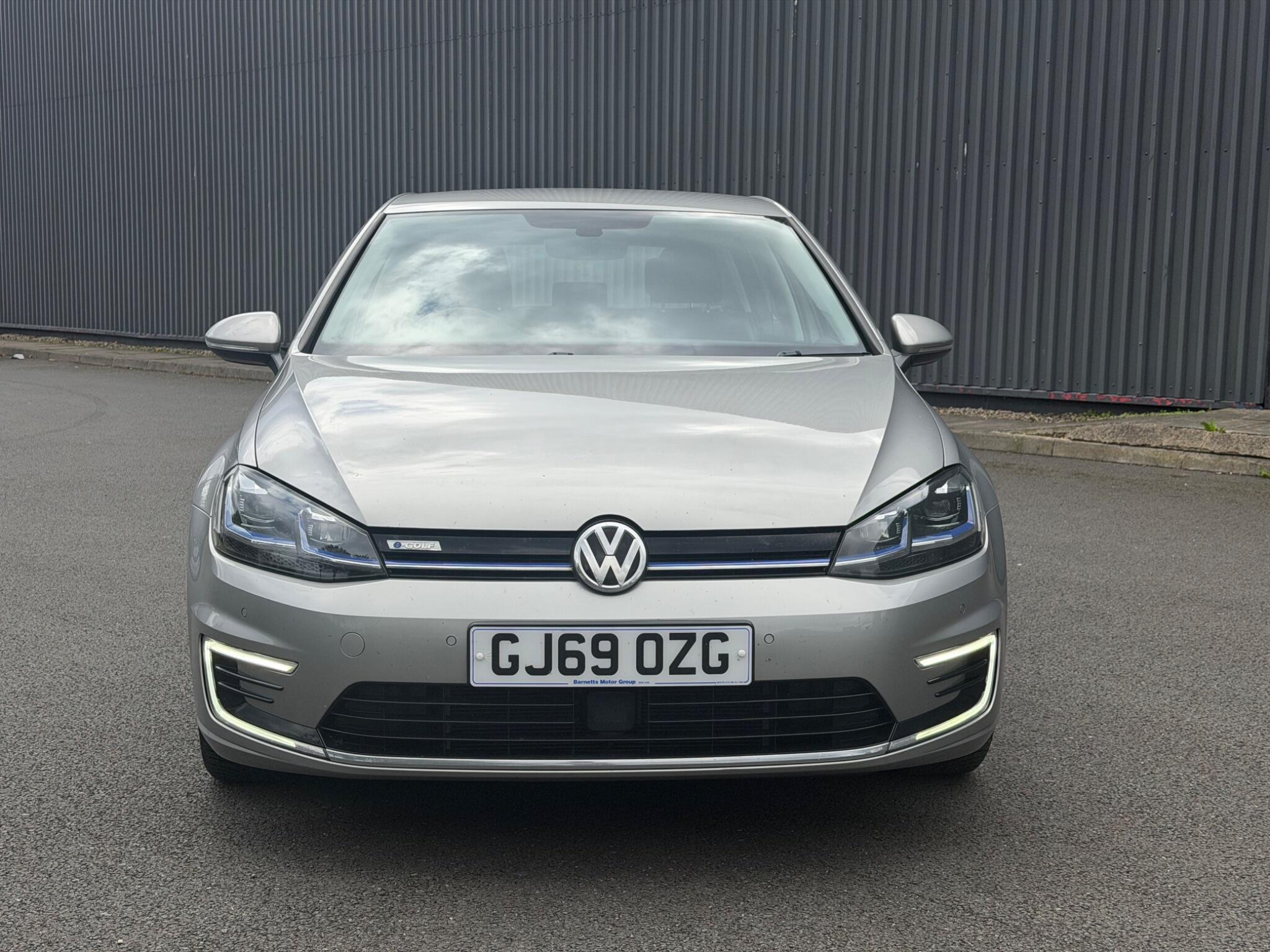 Volkswagen E-Golf view 7