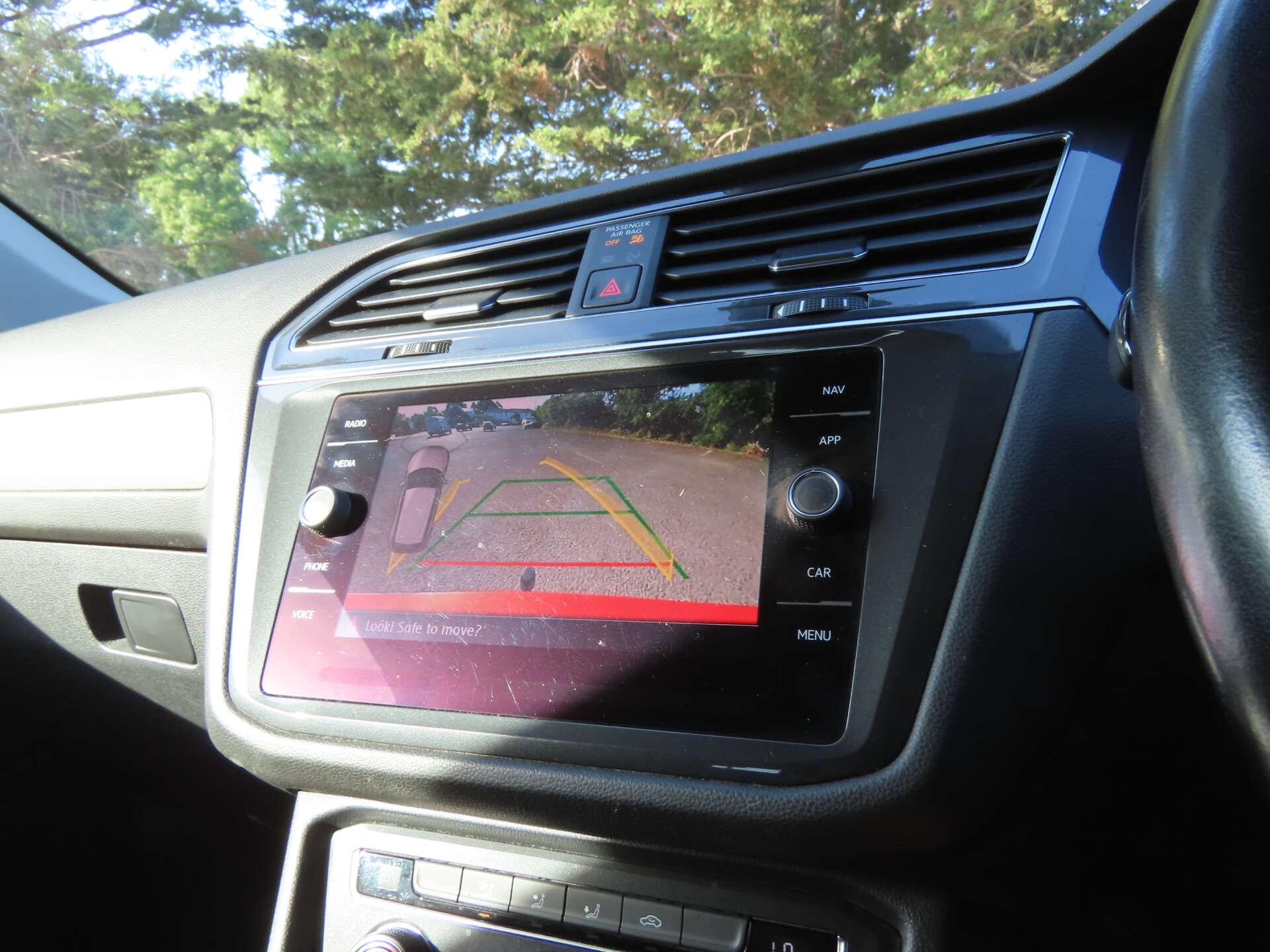 Volkswagen Tiguan Allspace view 11