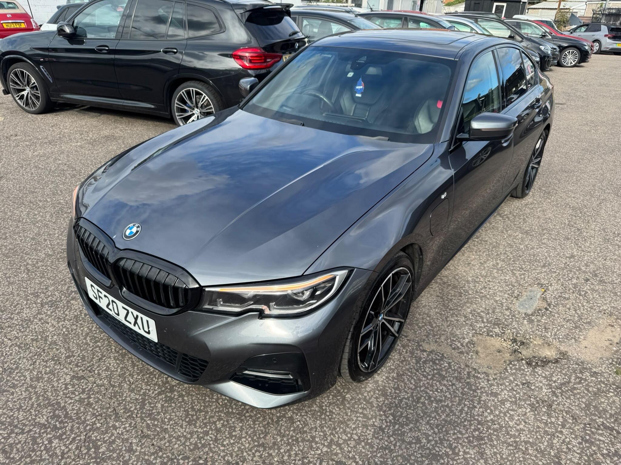 BMW 3 Series view 24