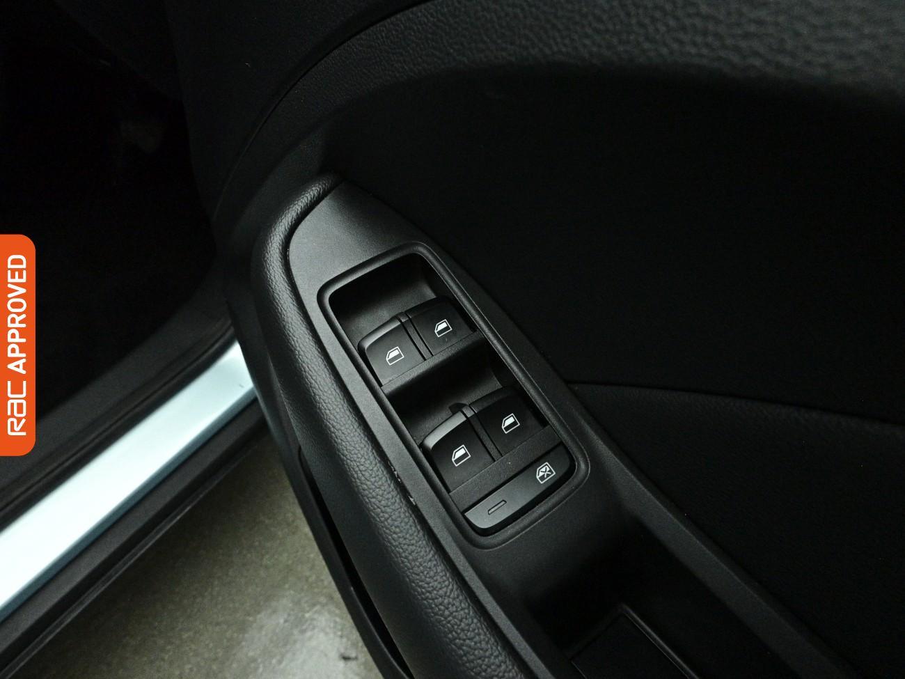 MG ZS view 27