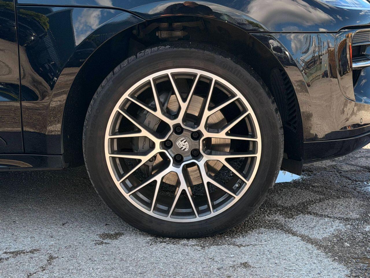 Porsche Macan view 18