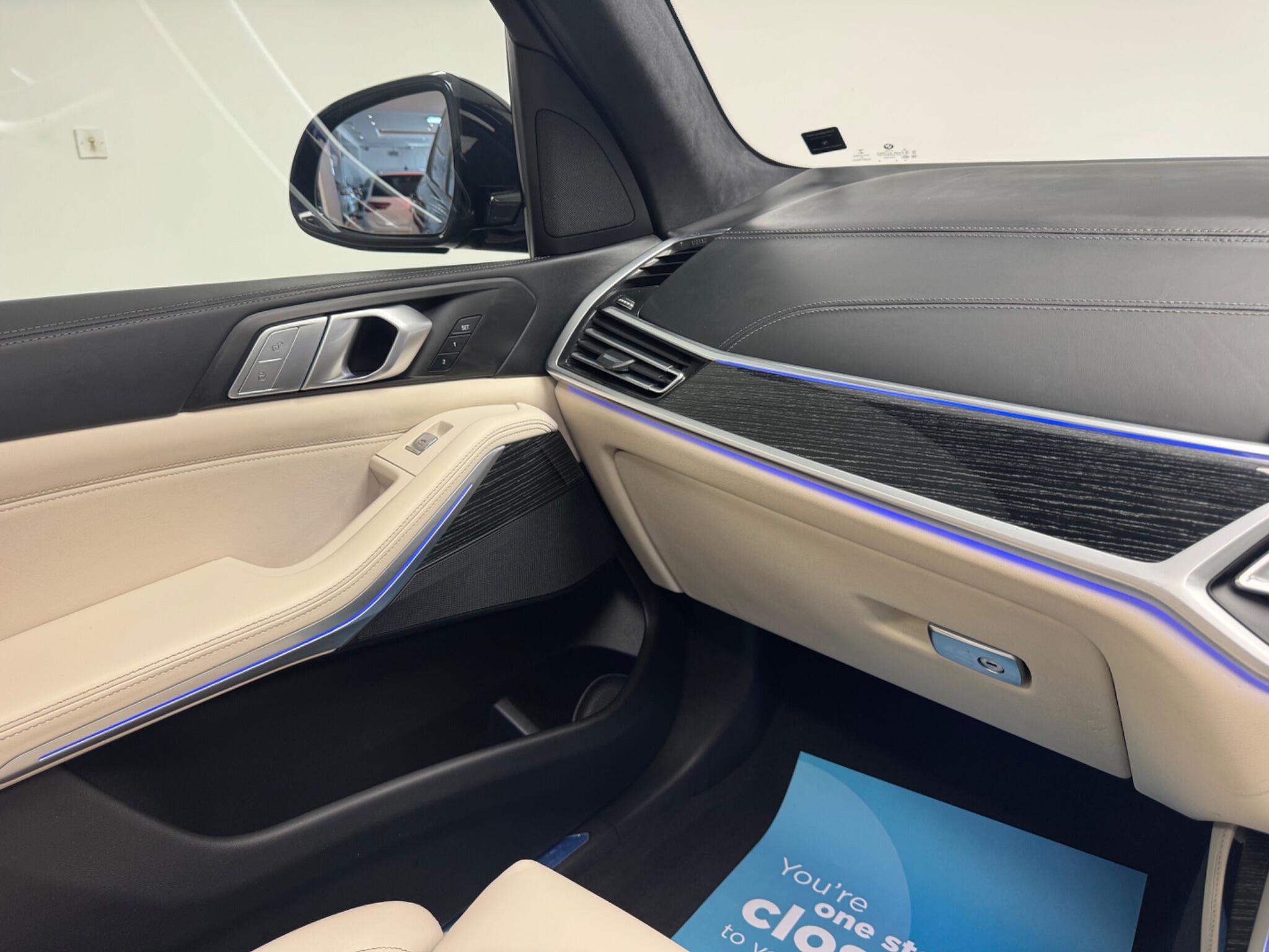 BMW X7 view 23