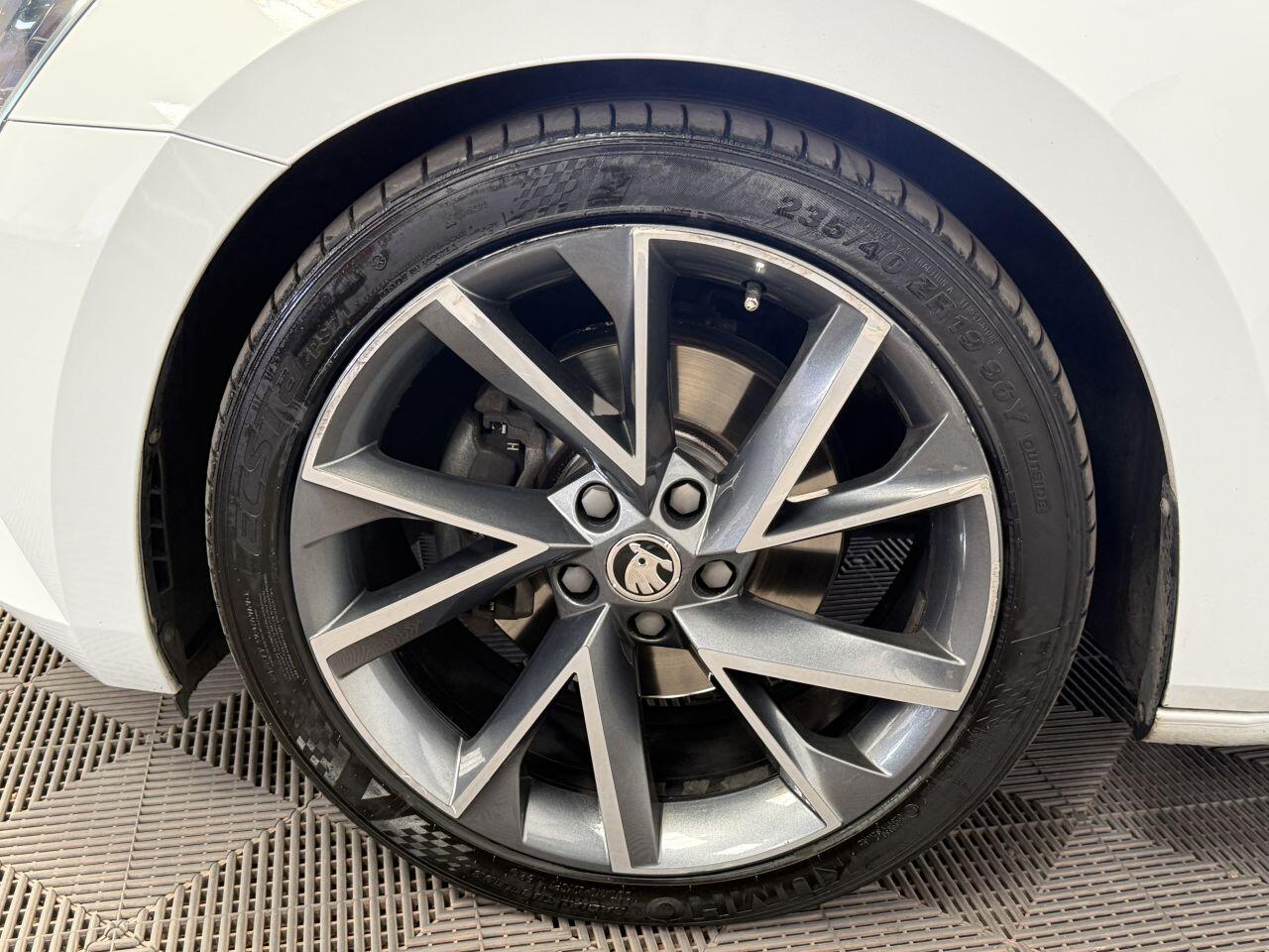 Skoda Superb view 21