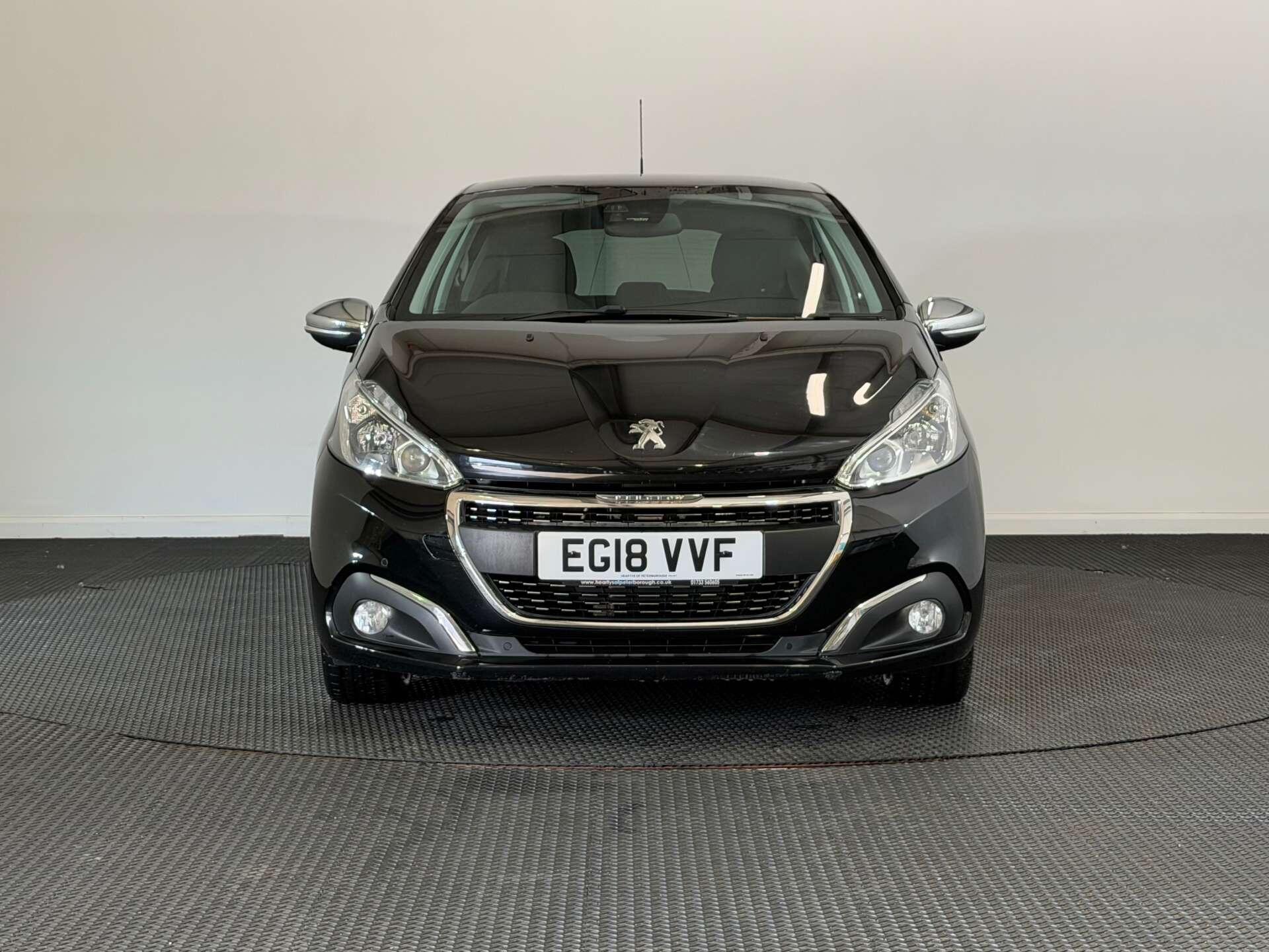 Peugeot 208 view 2