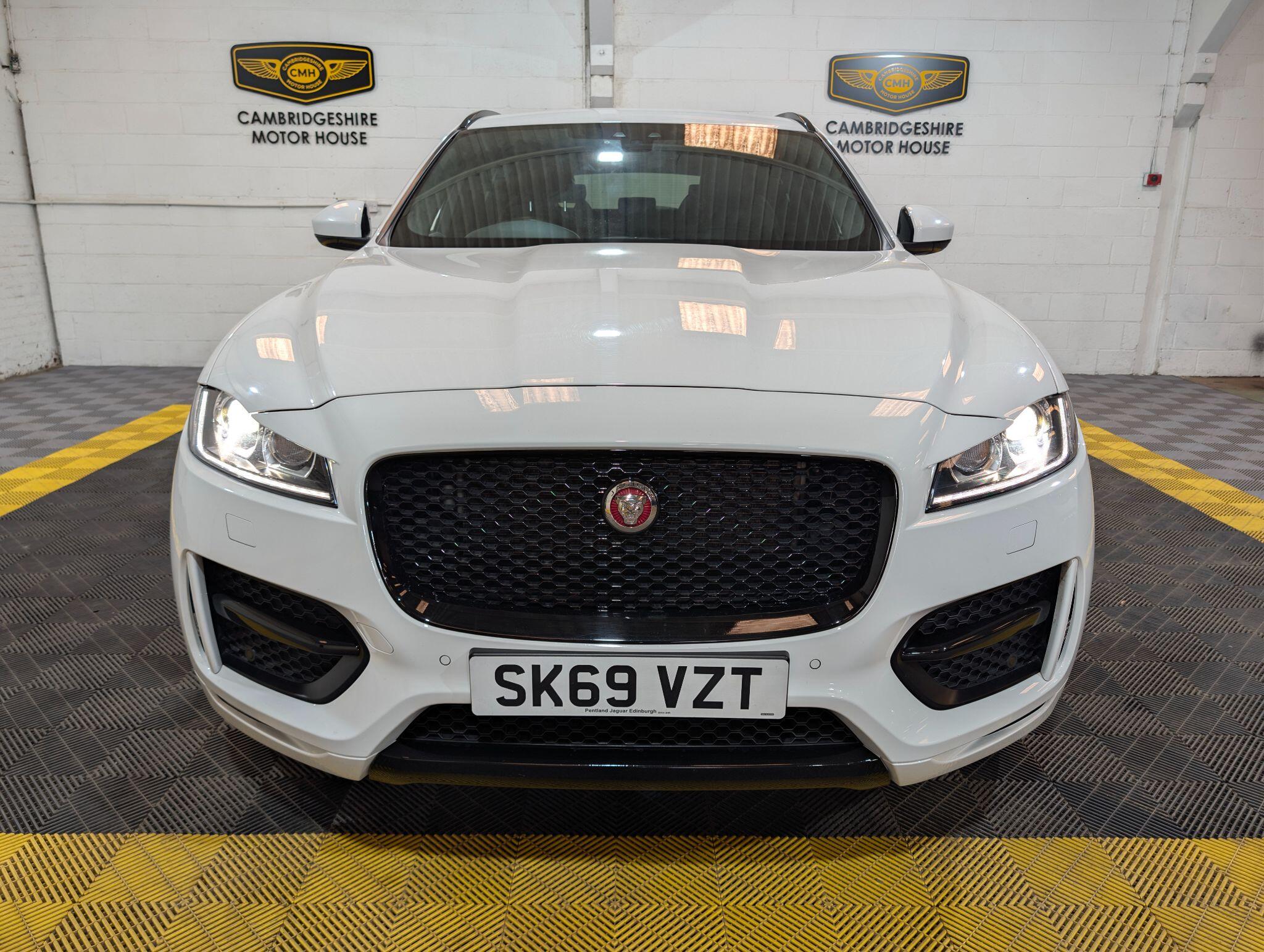 Jaguar F-Pace view 6