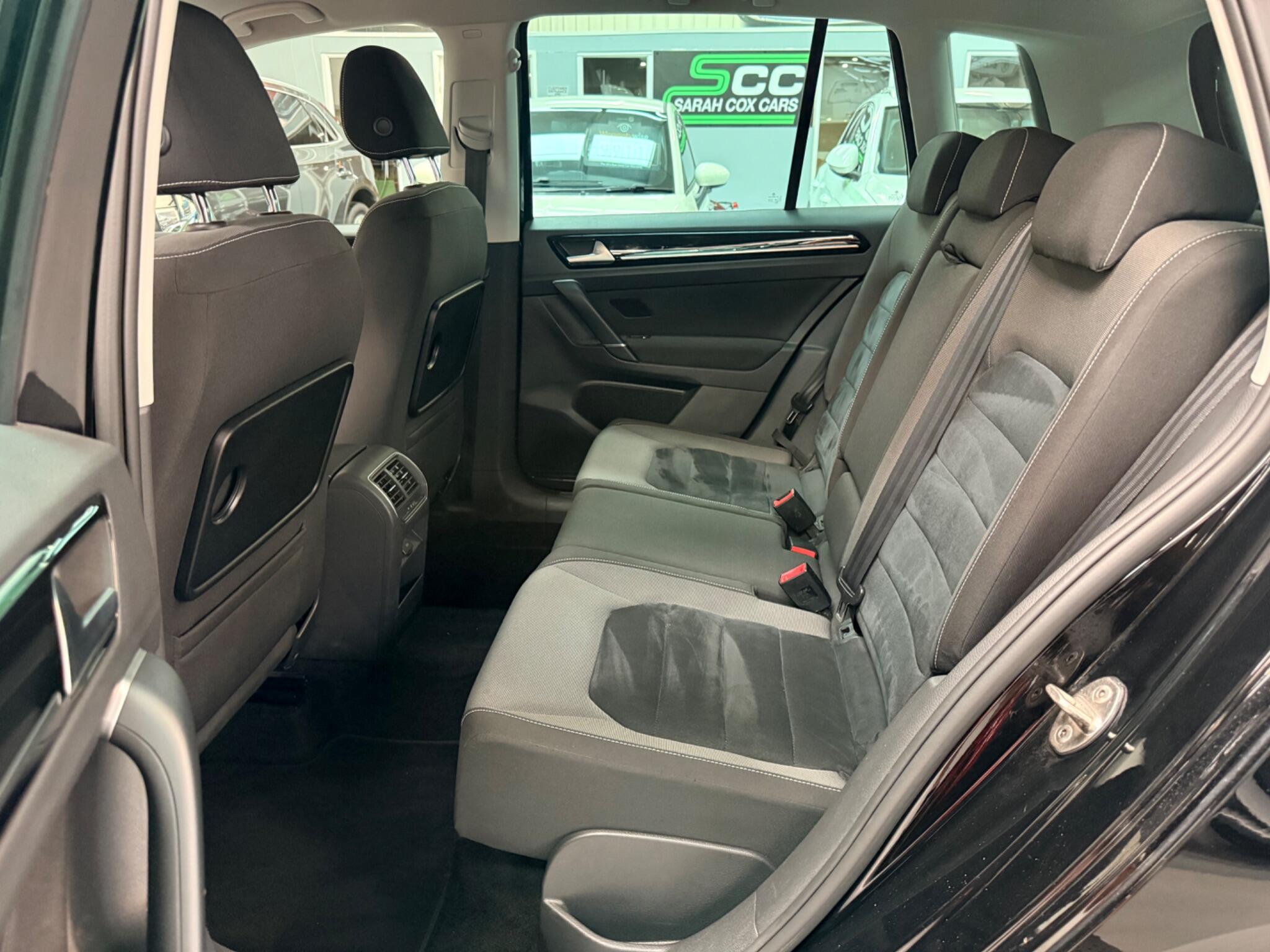 Volkswagen Golf Sportsvan view 16