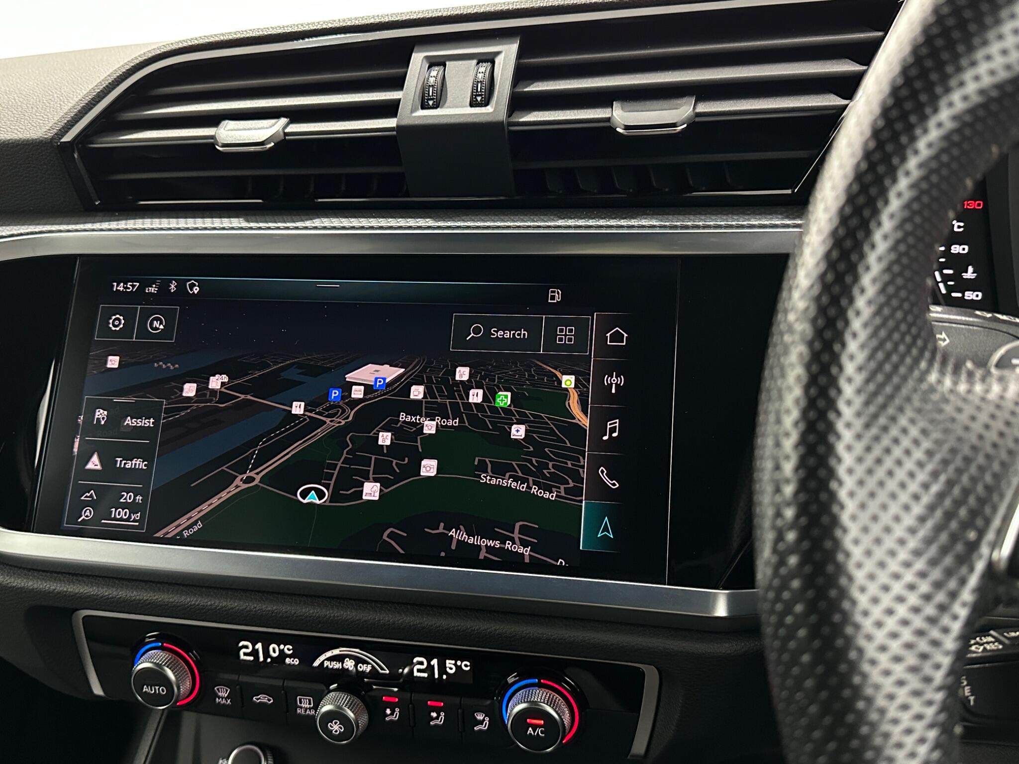 Audi Q3 view 22