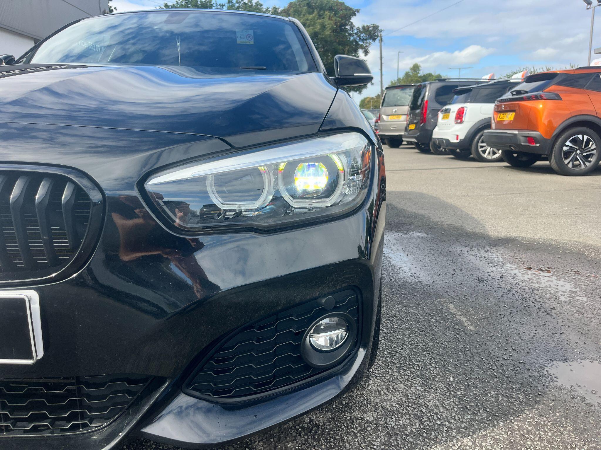BMW 1 Series view 9