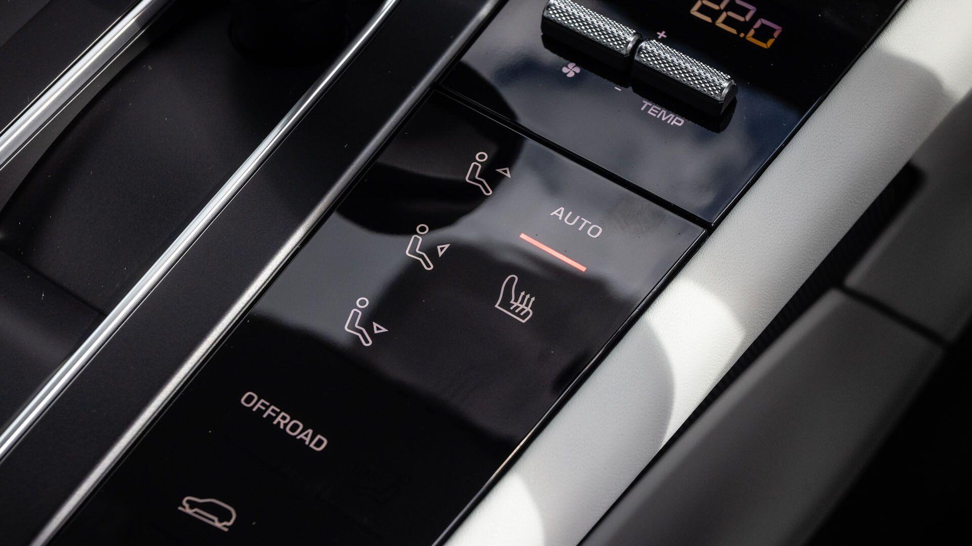 Porsche Macan view 13