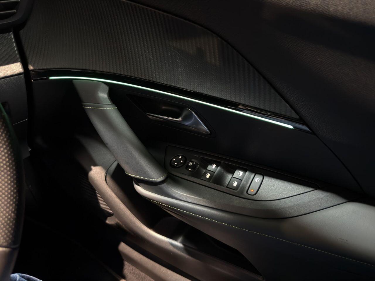 Peugeot 2008 view 9