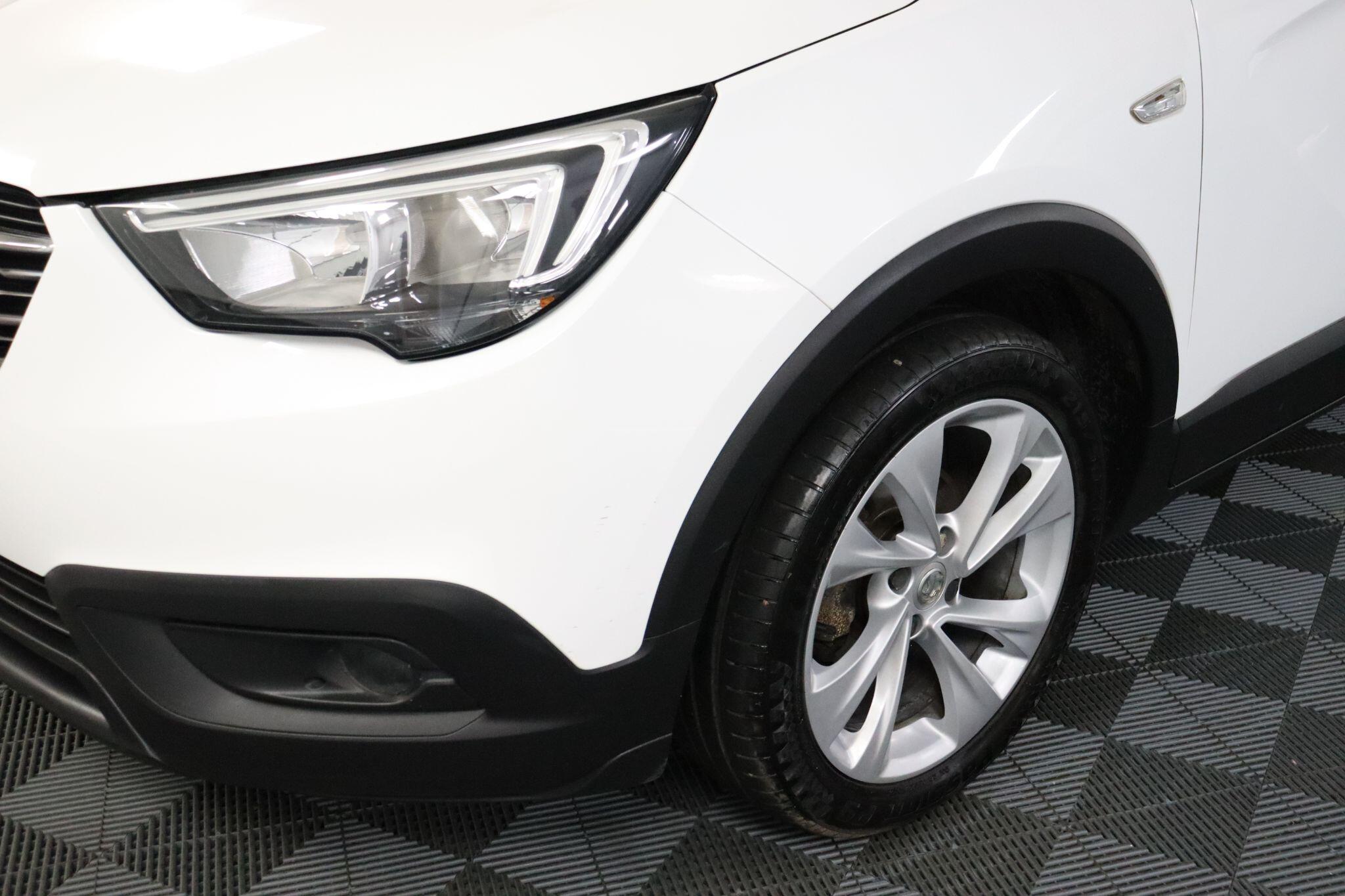 Vauxhall Crossland X view 32