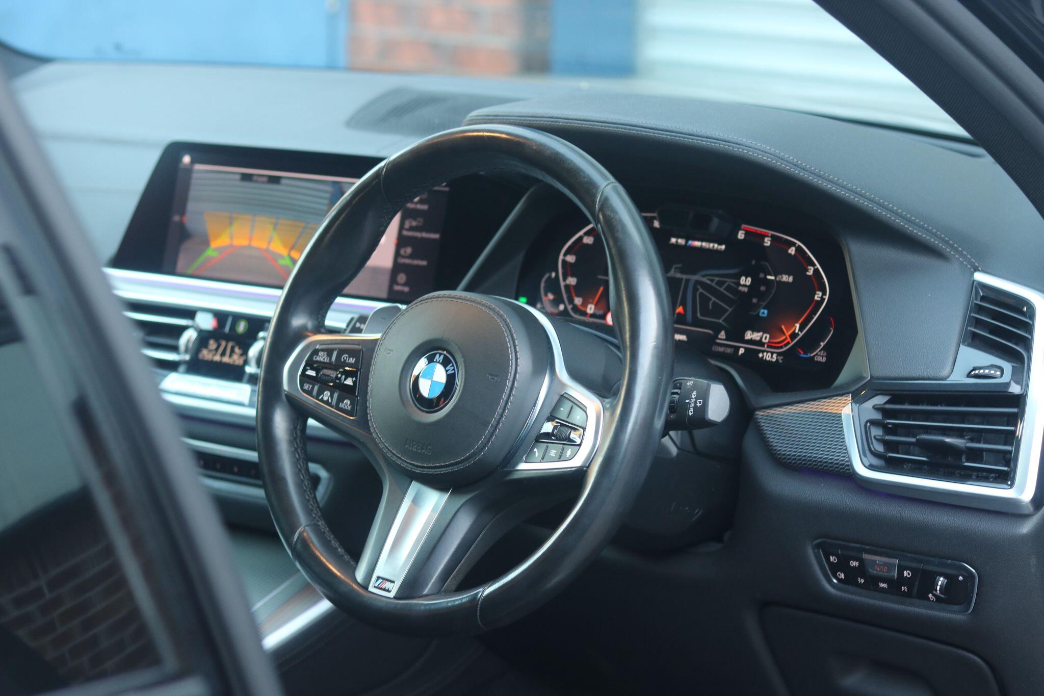 BMW X5 view 14
