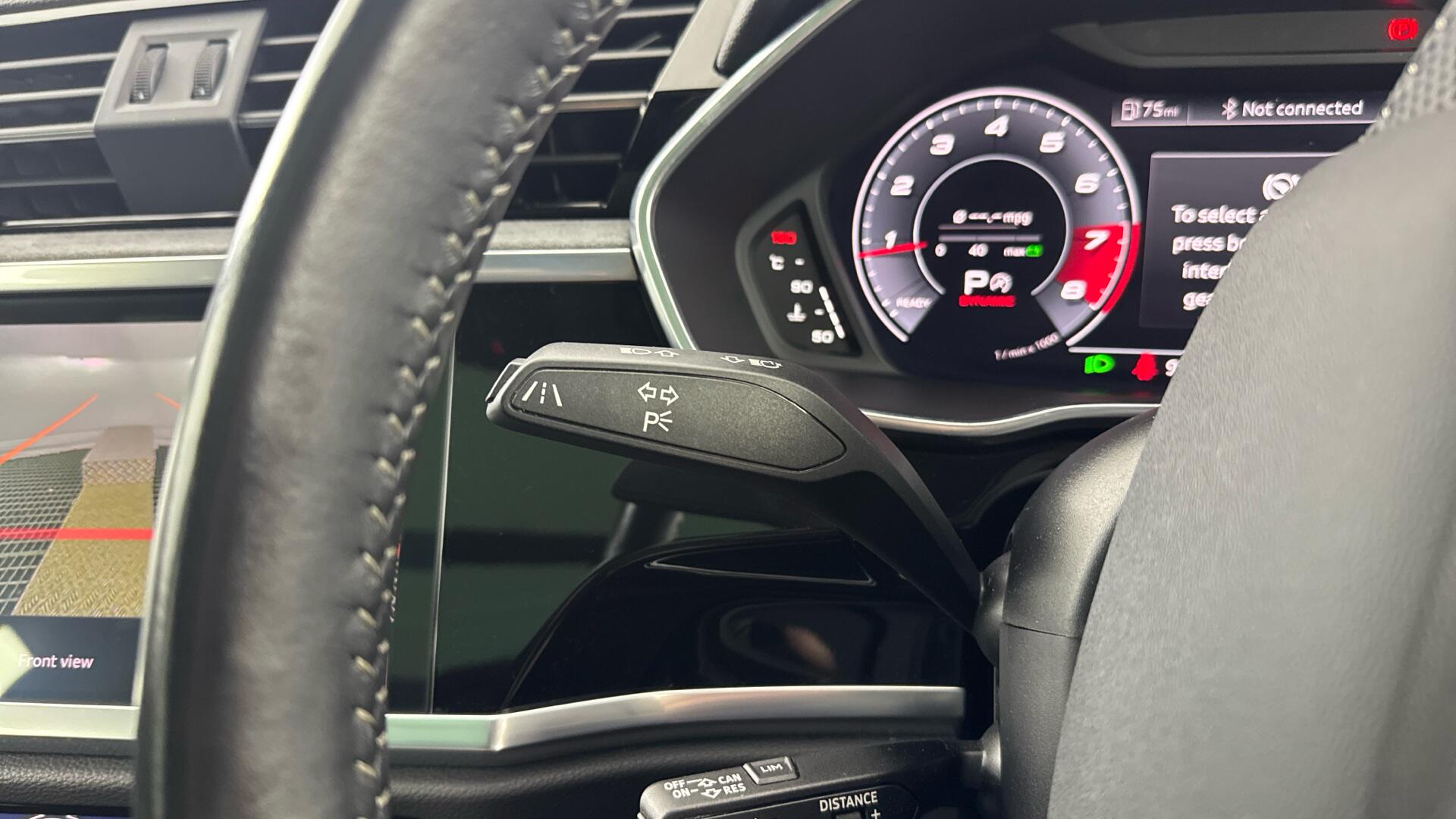 Audi Q3 view 49