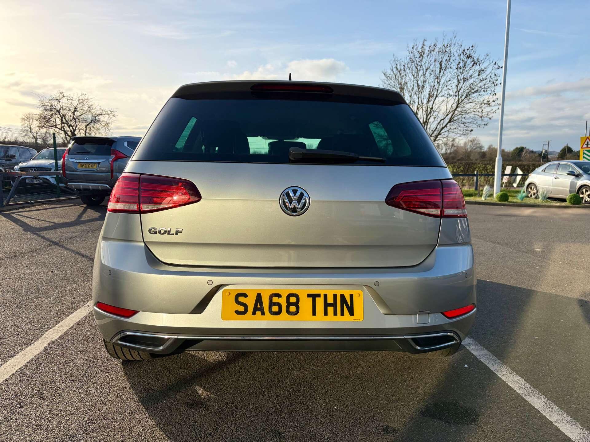 Volkswagen Golf view 7