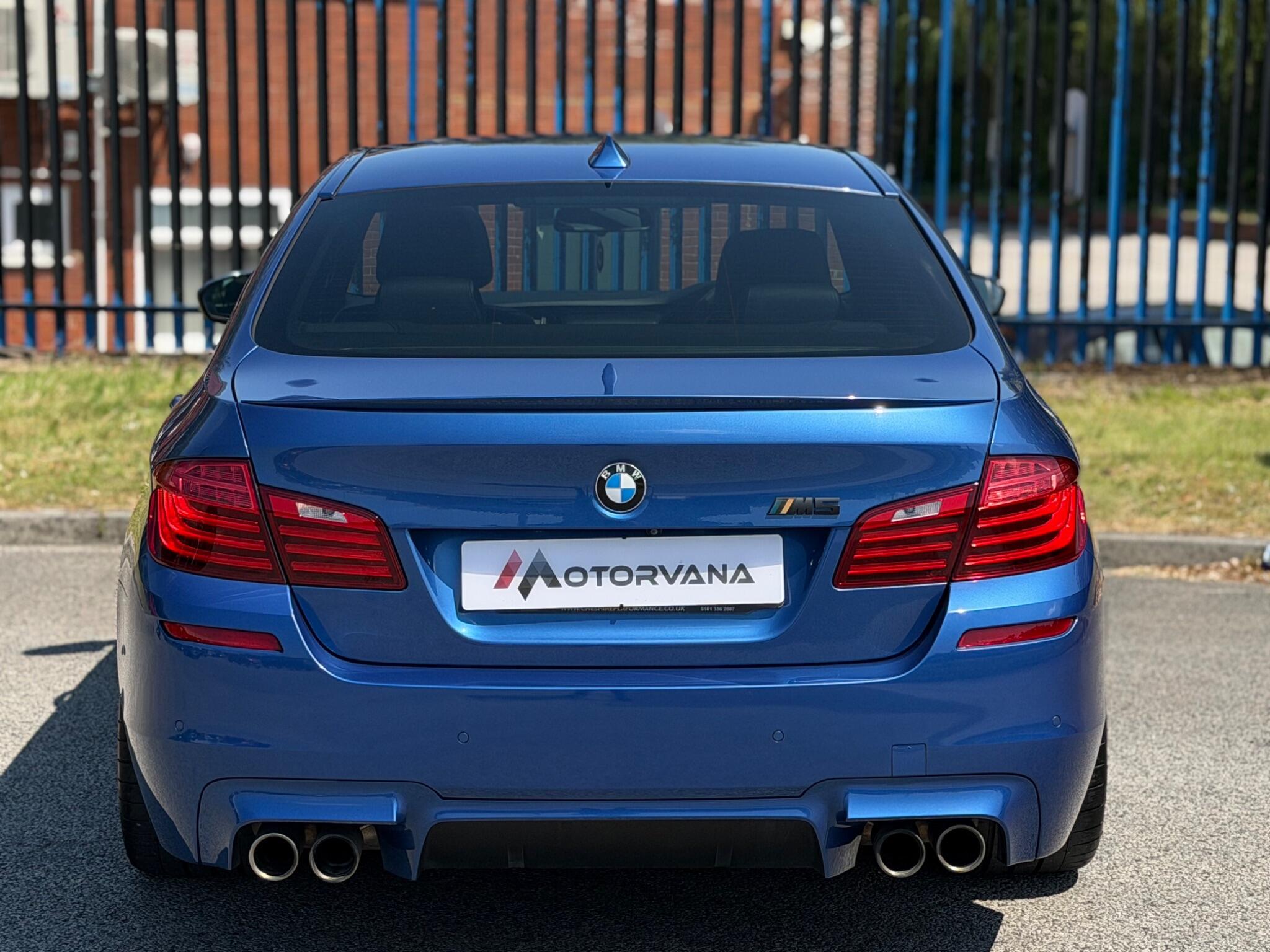 BMW M5 view 11