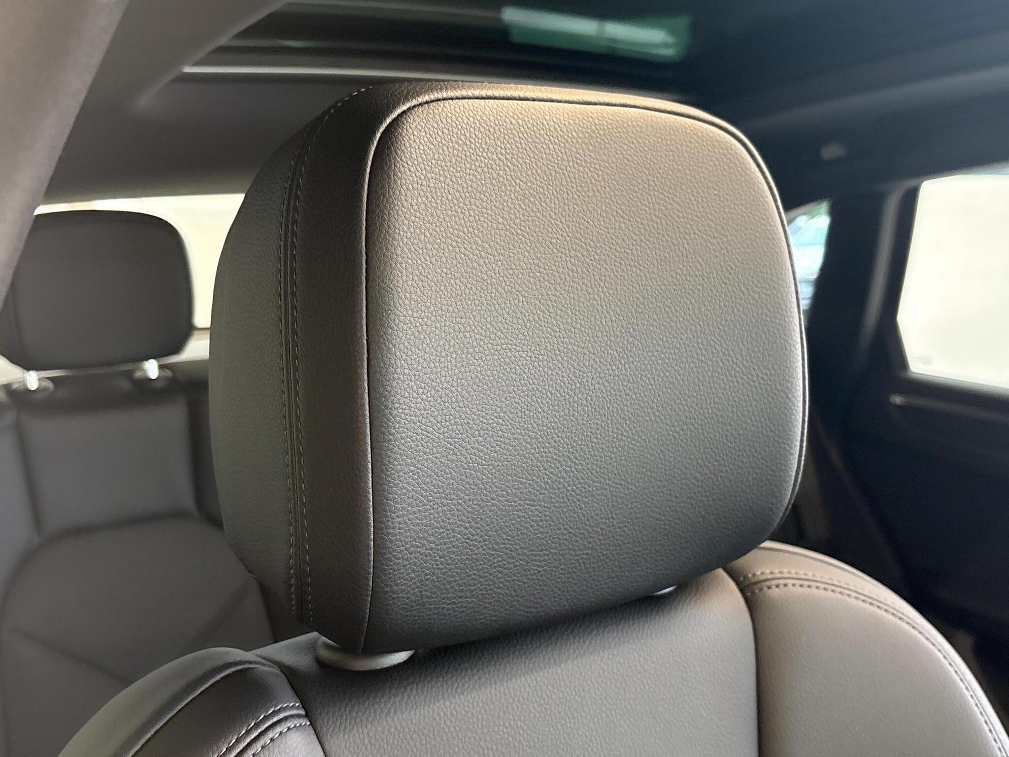 Porsche Macan view 15