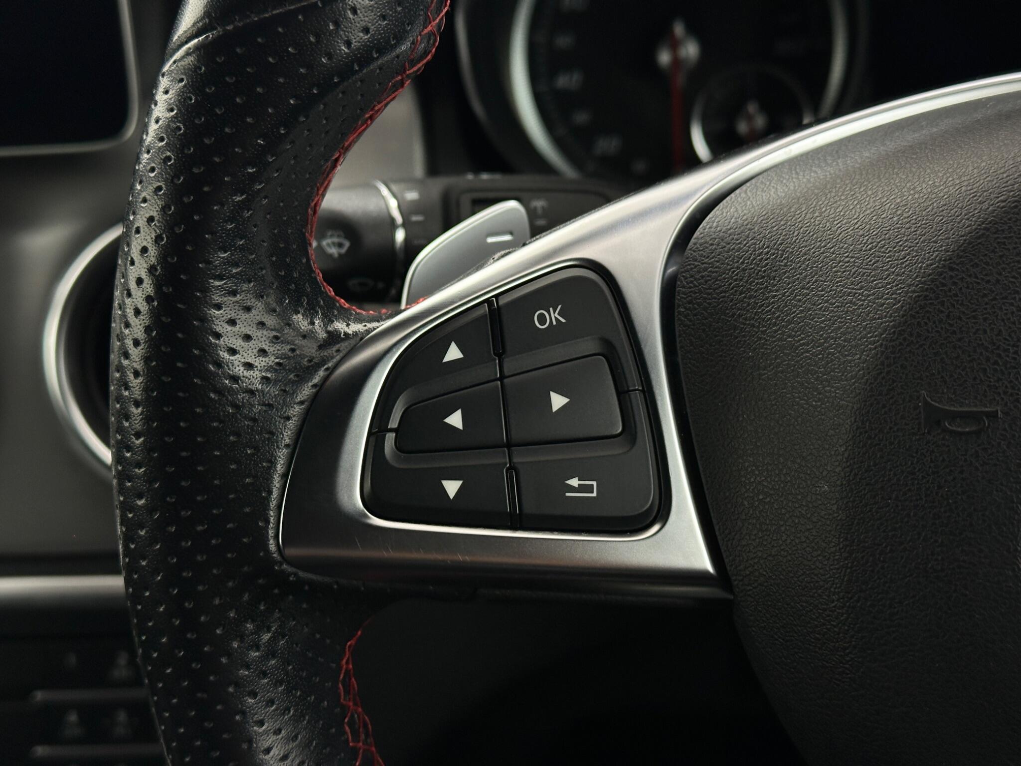Mercedes-Benz Gla view 15